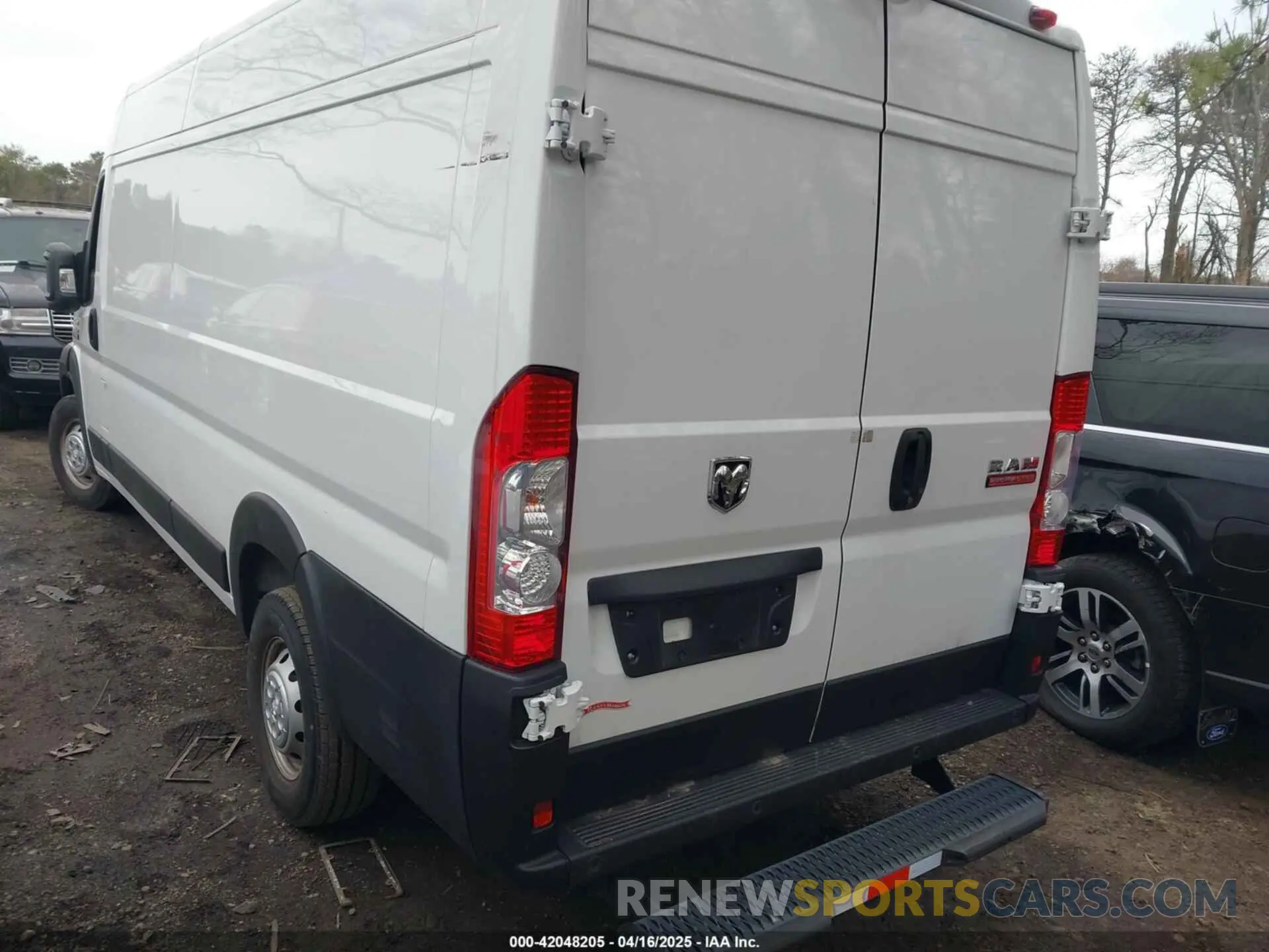 3 Photograph of a damaged car 3C6MRVJG0ME510482 RAM PROMASTER 3500 2021