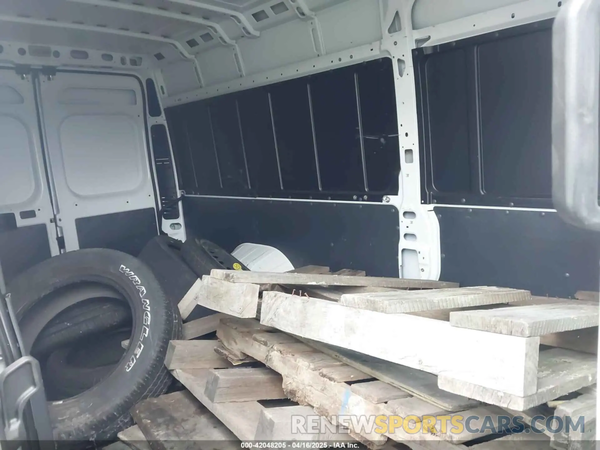 8 Photograph of a damaged car 3C6MRVJG0ME510482 RAM PROMASTER 3500 2021