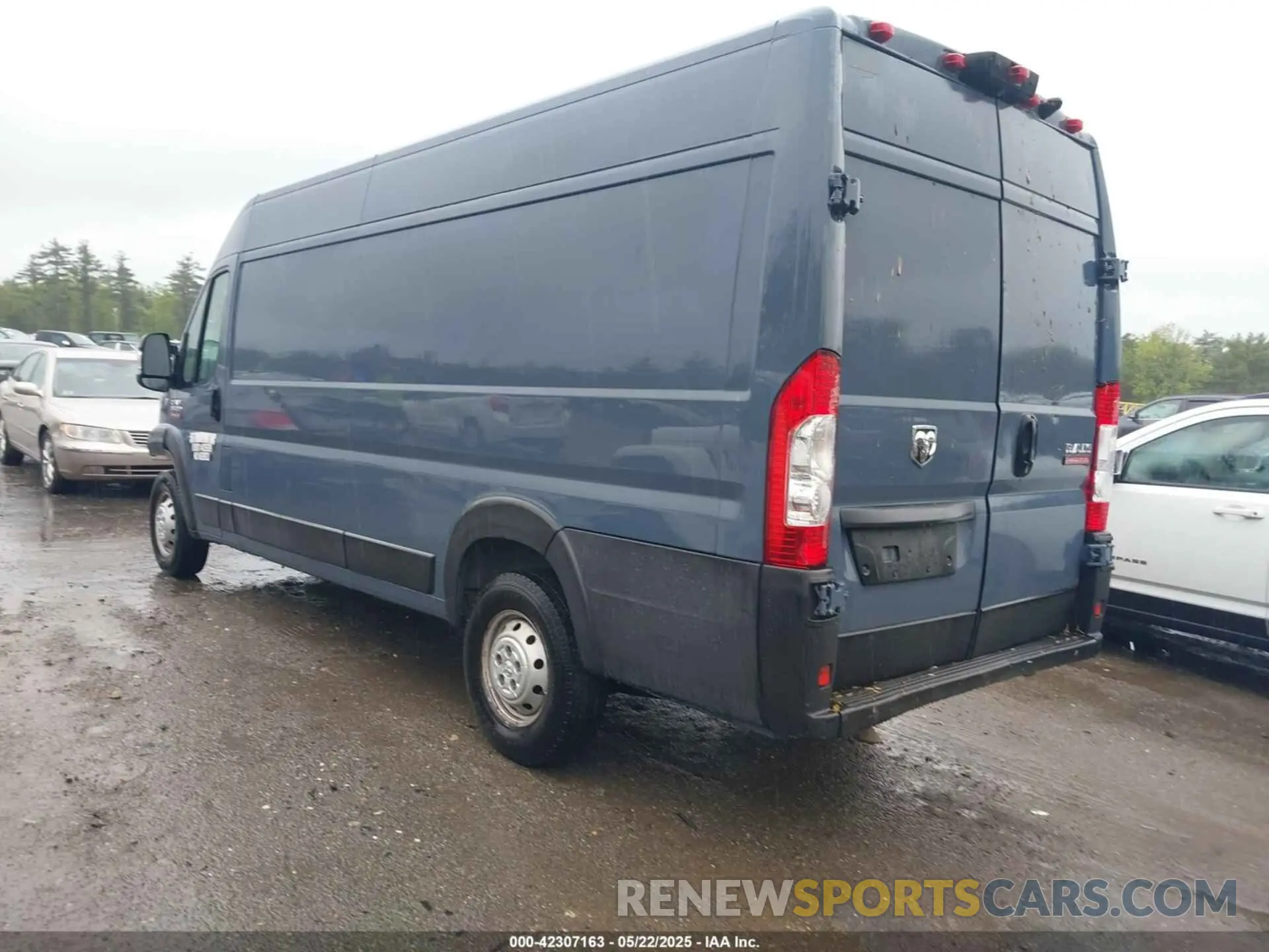 3 Photograph of a damaged car 3C6MRVJG0ME574229 RAM PROMASTER 3500 2021