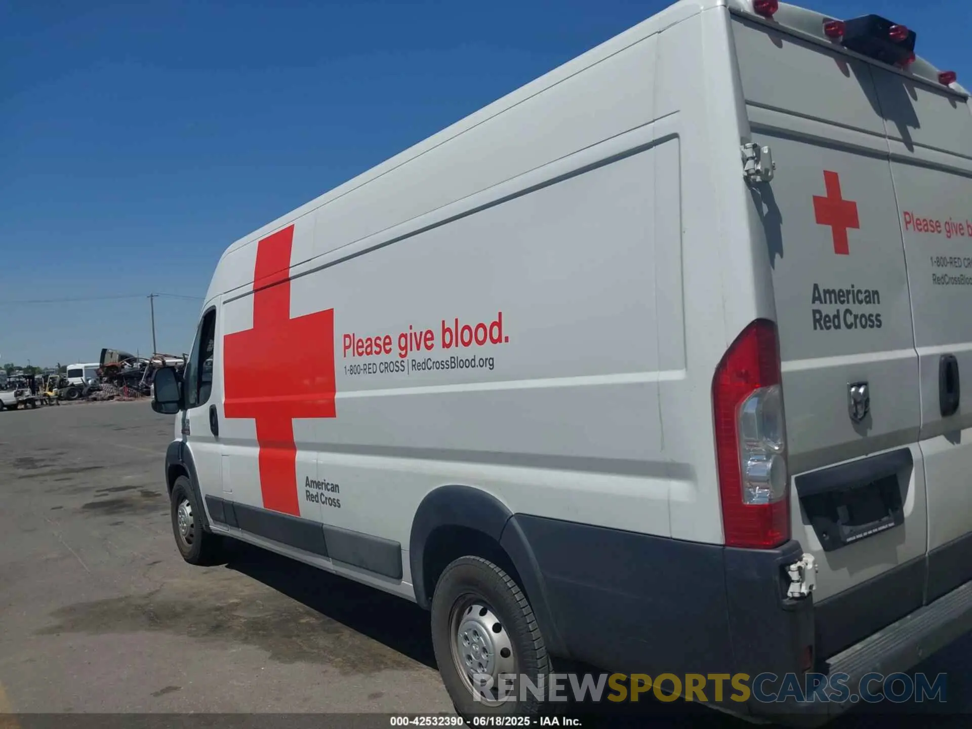 14 Photograph of a damaged car 3C6MRVJG1ME518462 RAM PROMASTER 3500 2021