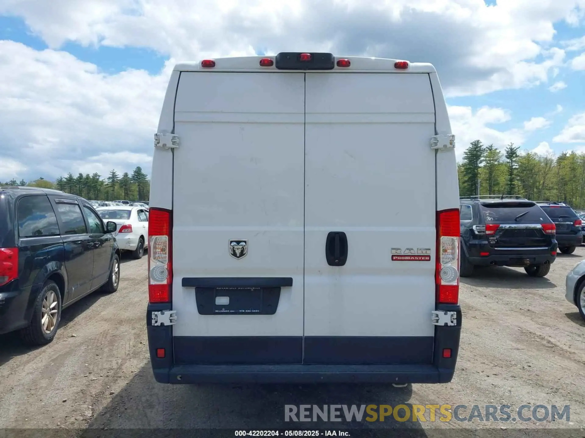 17 Photograph of a damaged car 3C6MRVJG2ME513321 RAM PROMASTER 3500 2021