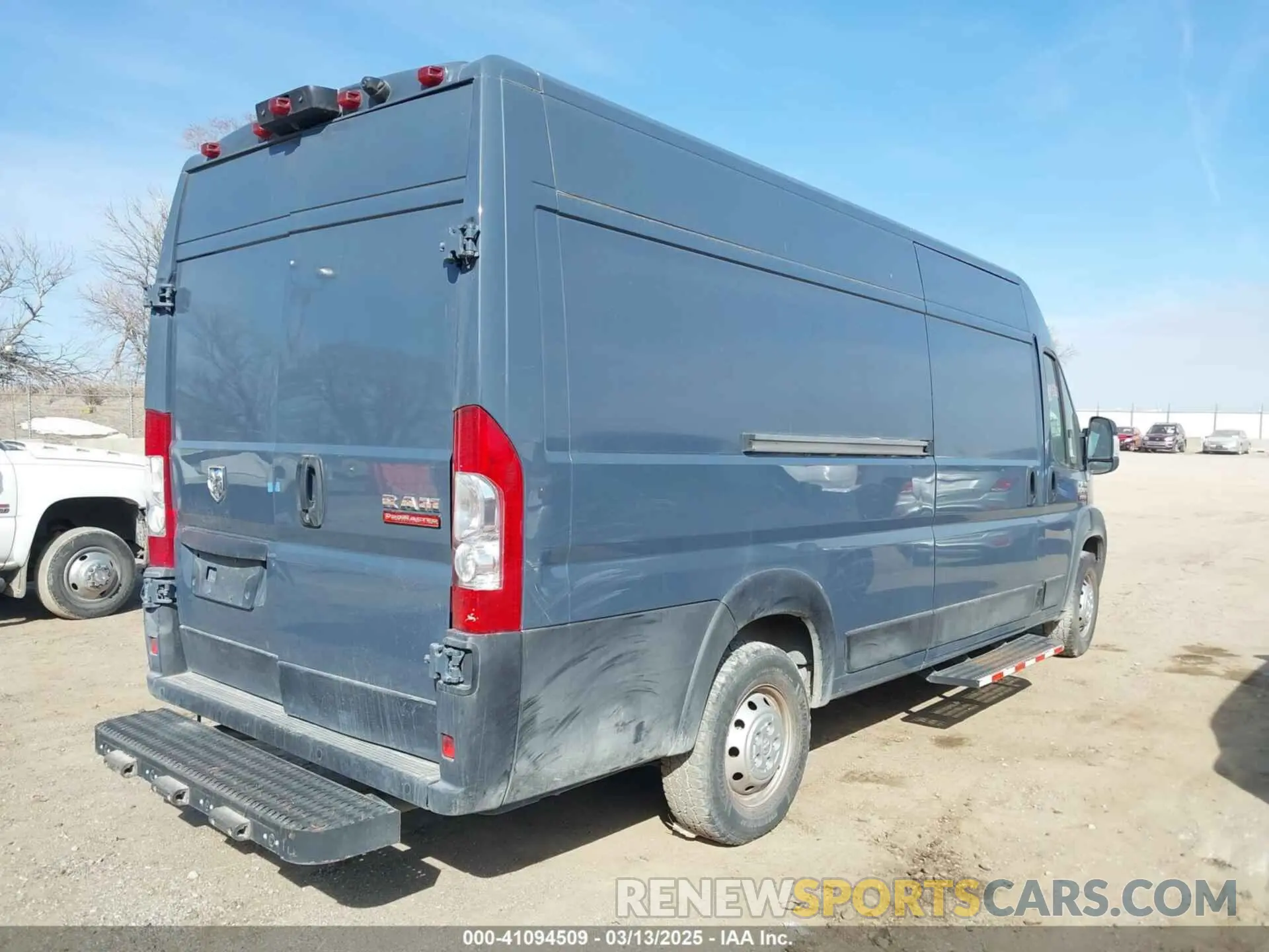 4 Photograph of a damaged car 3C6MRVJG3ME579554 RAM PROMASTER 3500 2021