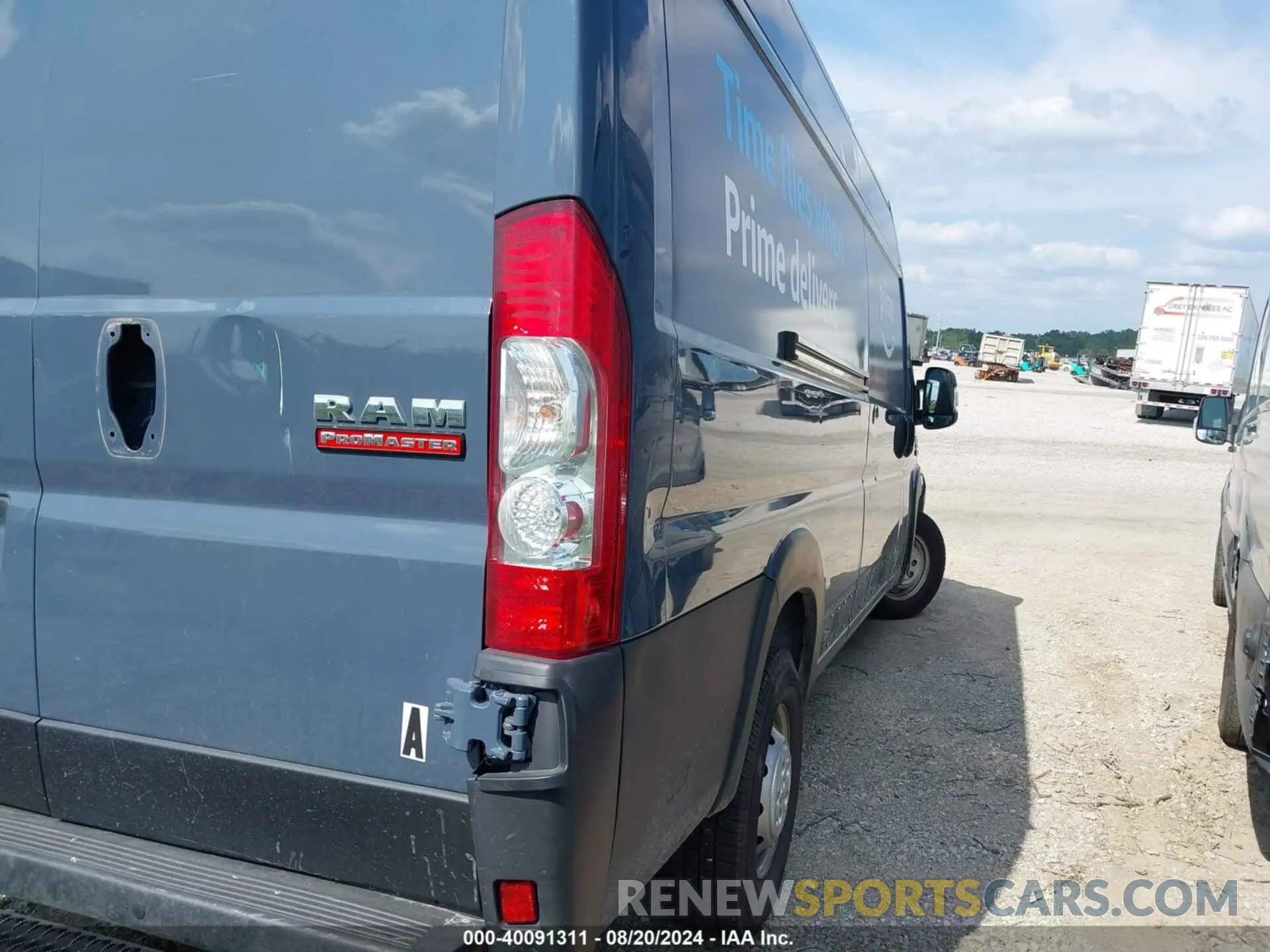 4 Photograph of a damaged car 3C6MRVJG4ME586433 RAM PROMASTER 3500 2021