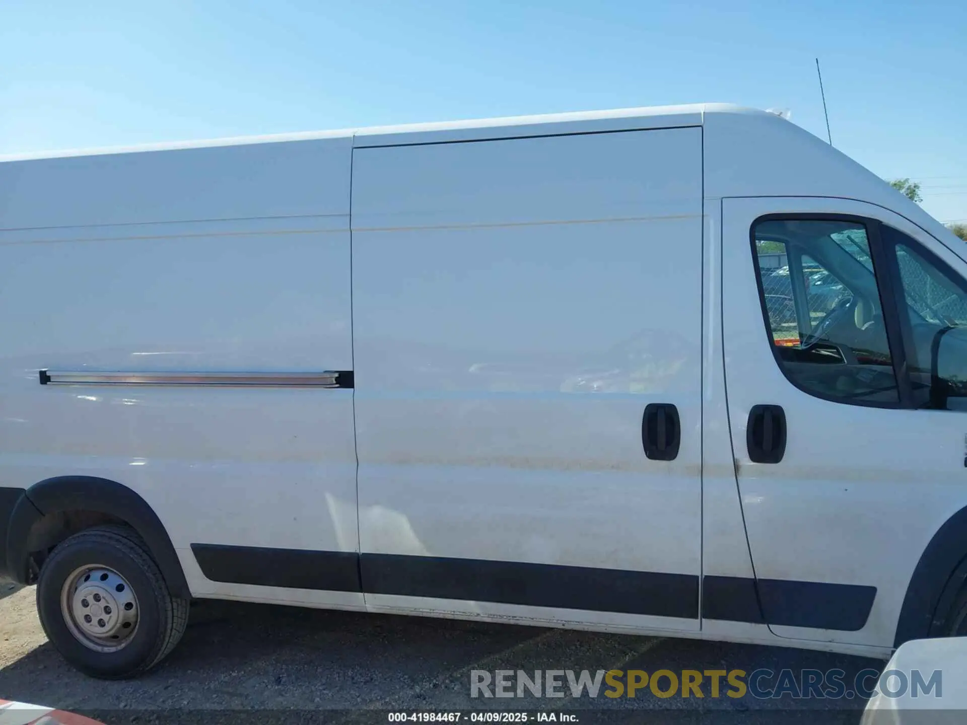 14 Photograph of a damaged car 3C6MRVJG4ME590174 RAM PROMASTER 3500 2021