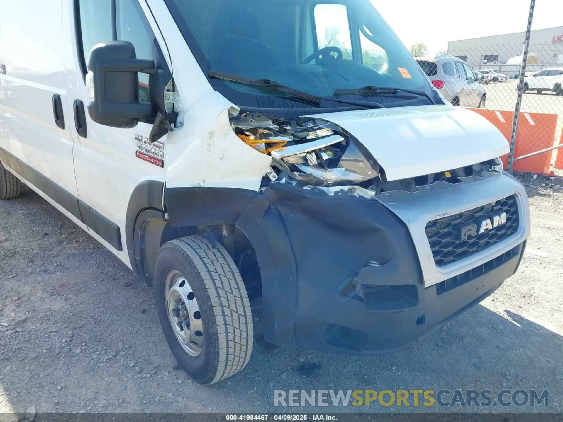 18 Photograph of a damaged car 3C6MRVJG4ME590174 RAM PROMASTER 3500 2021