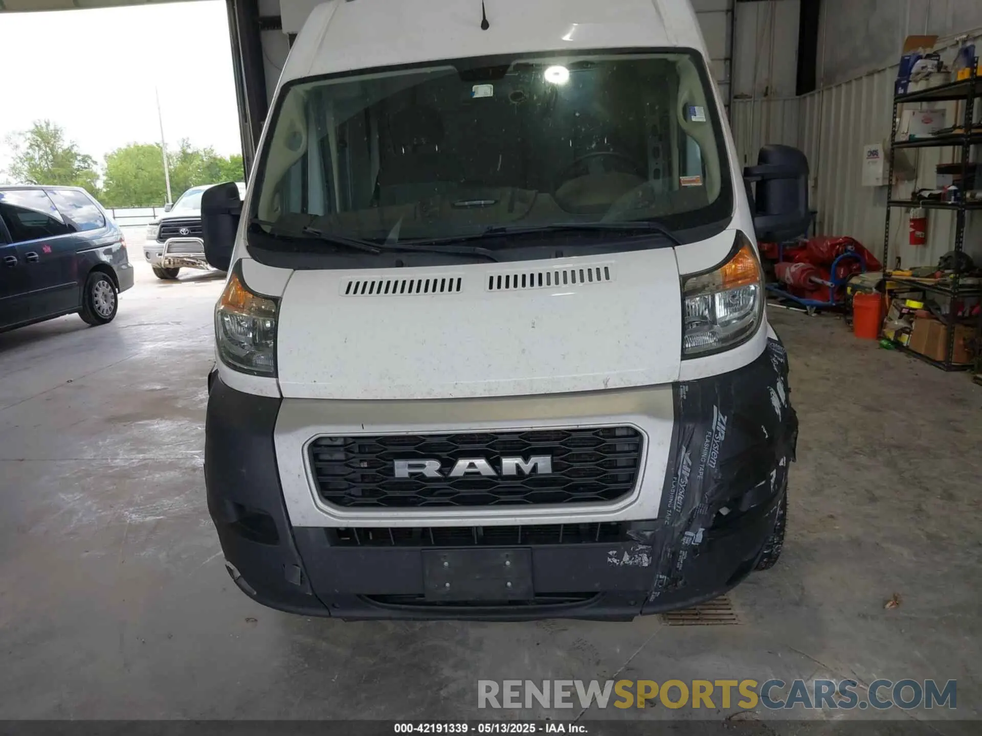 12 Photograph of a damaged car 3C6MRVJG5ME513278 RAM PROMASTER 3500 2021