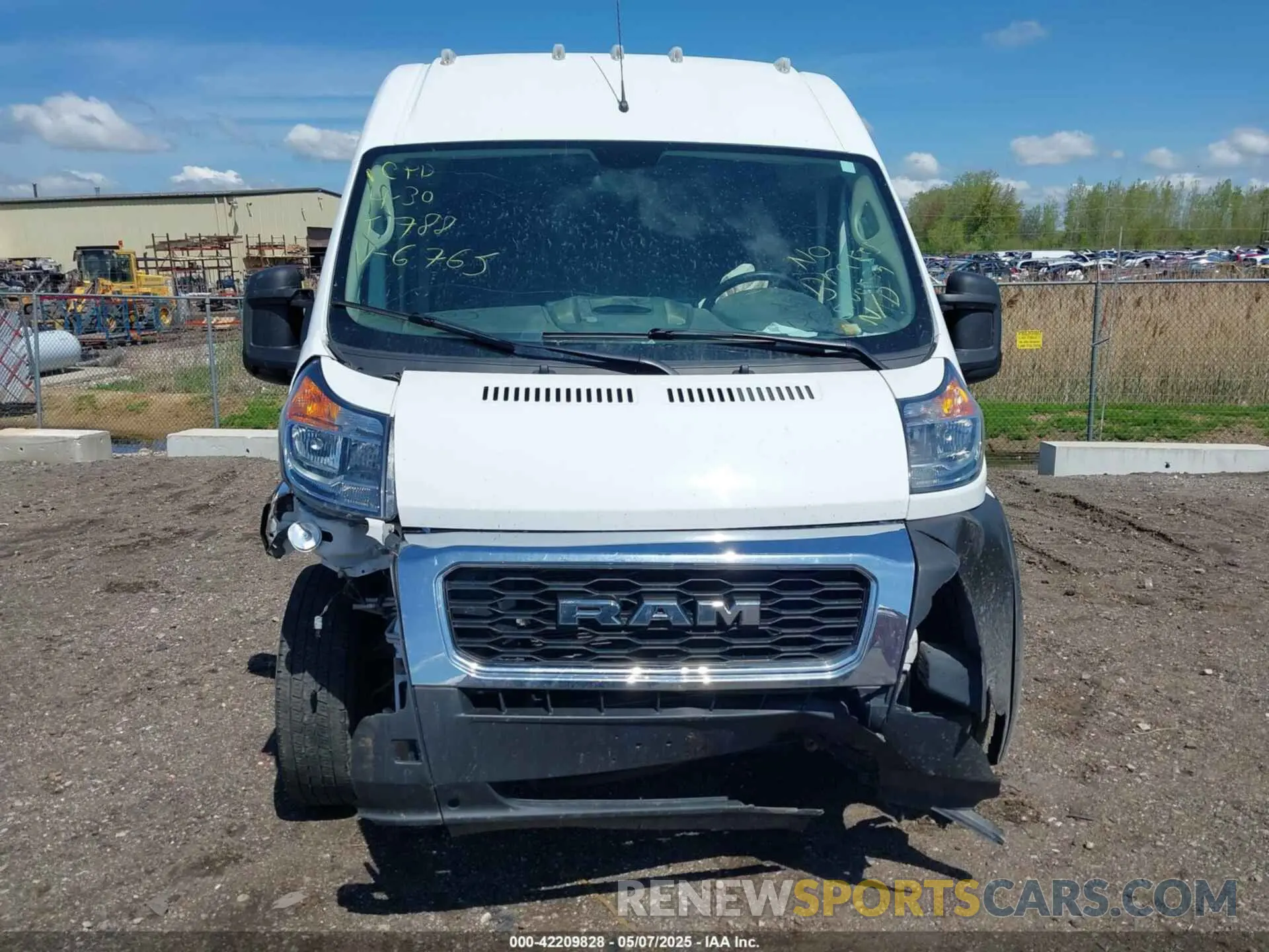 11 Photograph of a damaged car 3C6MRVJG6ME566765 RAM PROMASTER 3500 2021