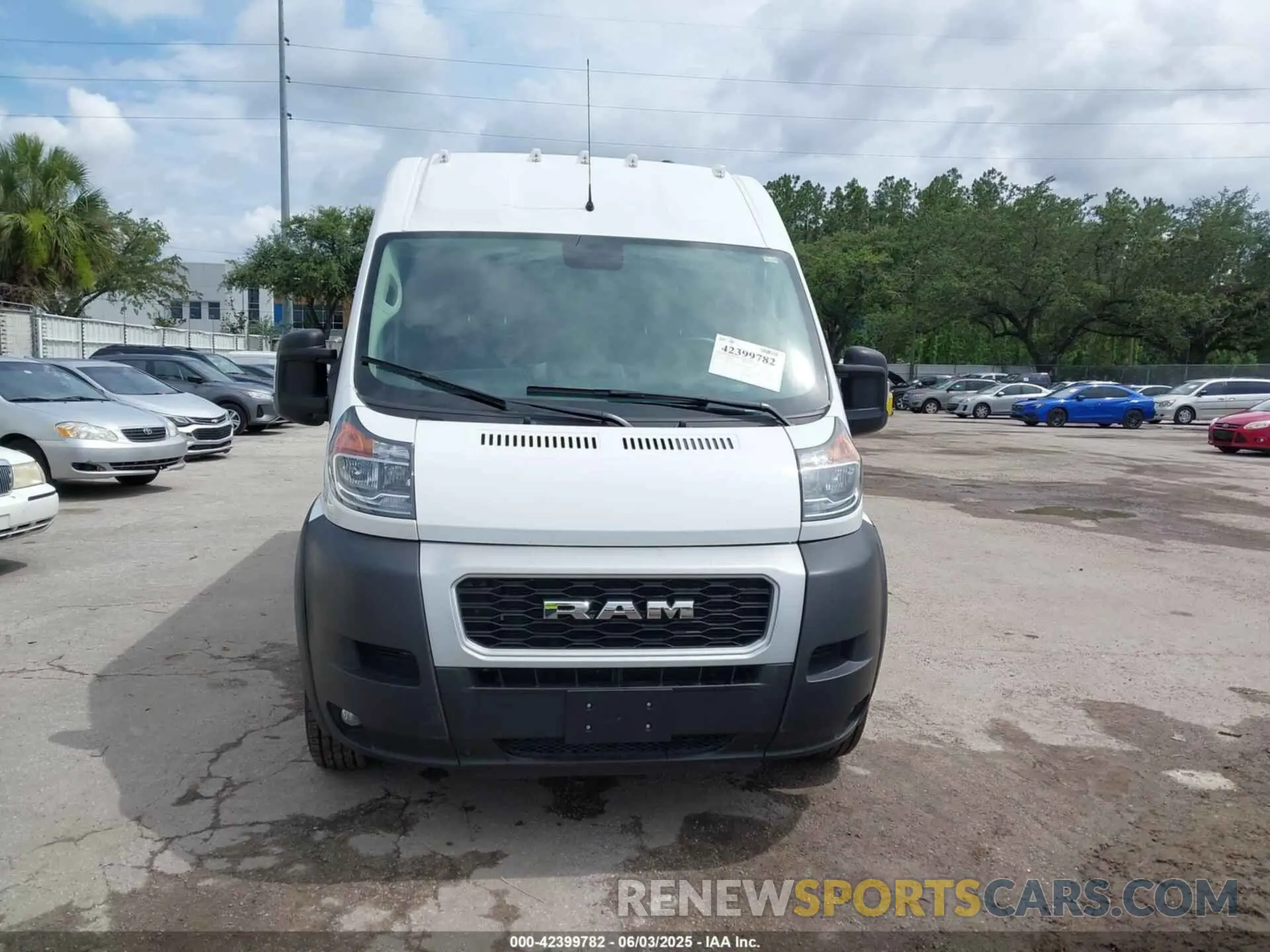 12 Photograph of a damaged car 3C6MRVJG9ME551175 RAM PROMASTER 3500 2021