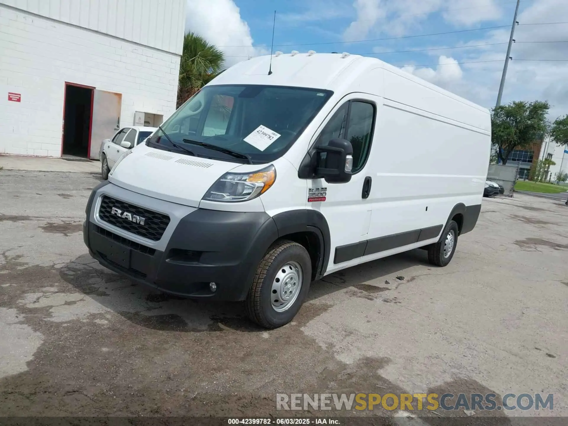 2 Photograph of a damaged car 3C6MRVJG9ME551175 RAM PROMASTER 3500 2021