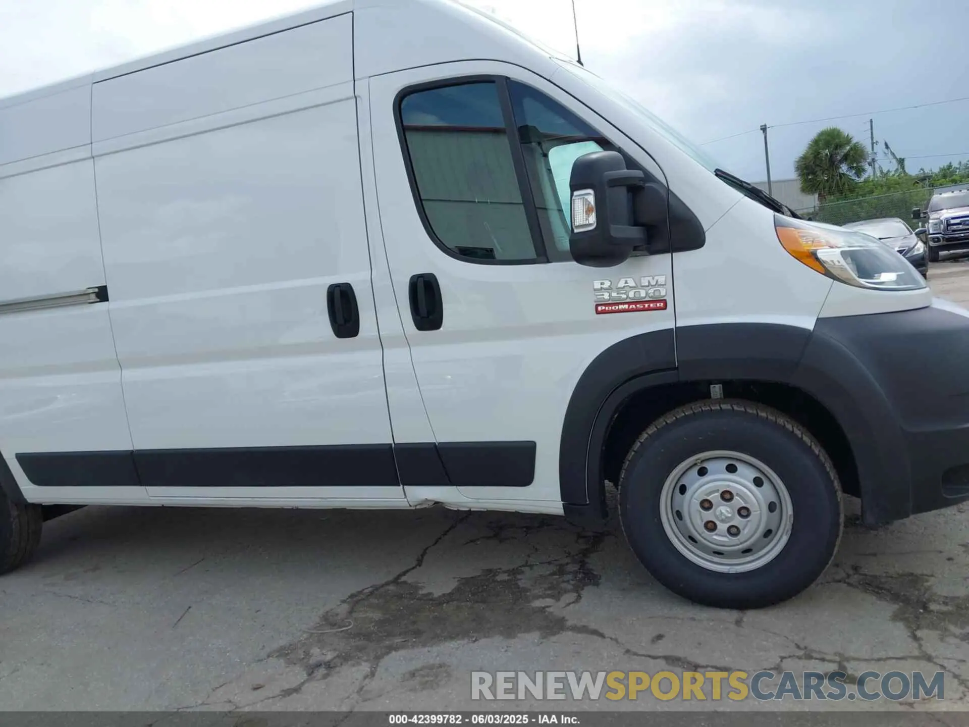 6 Photograph of a damaged car 3C6MRVJG9ME551175 RAM PROMASTER 3500 2021