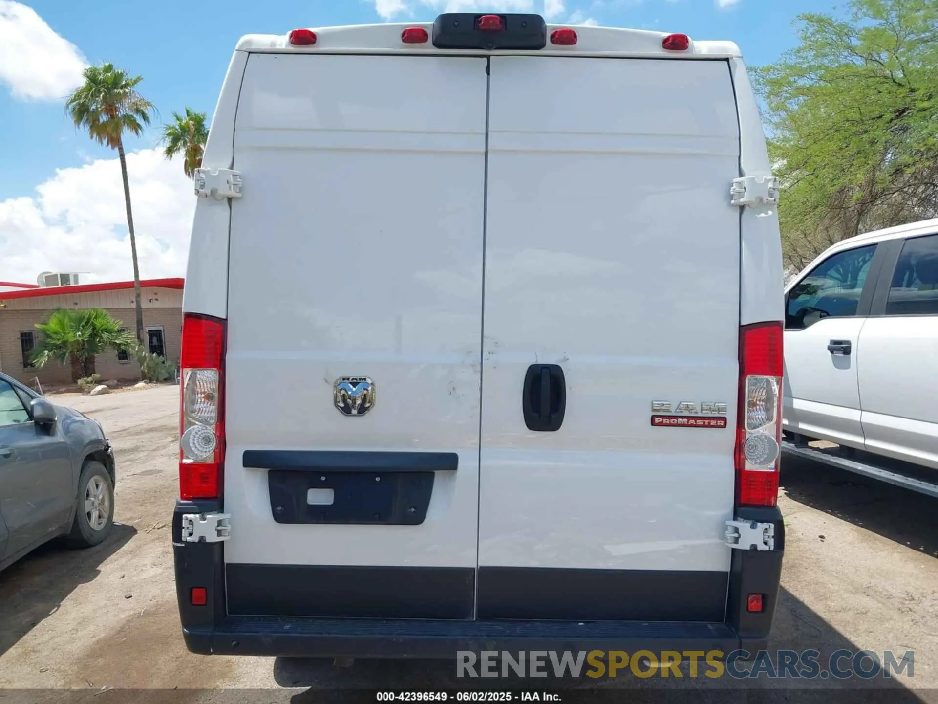 17 Photograph of a damaged car 3C6MRVJGXME551461 RAM PROMASTER 3500 2021