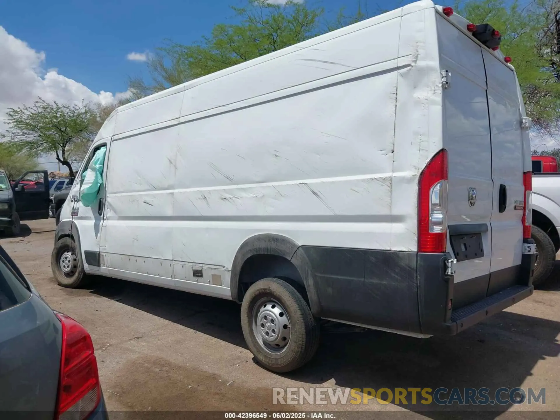 3 Photograph of a damaged car 3C6MRVJGXME551461 RAM PROMASTER 3500 2021