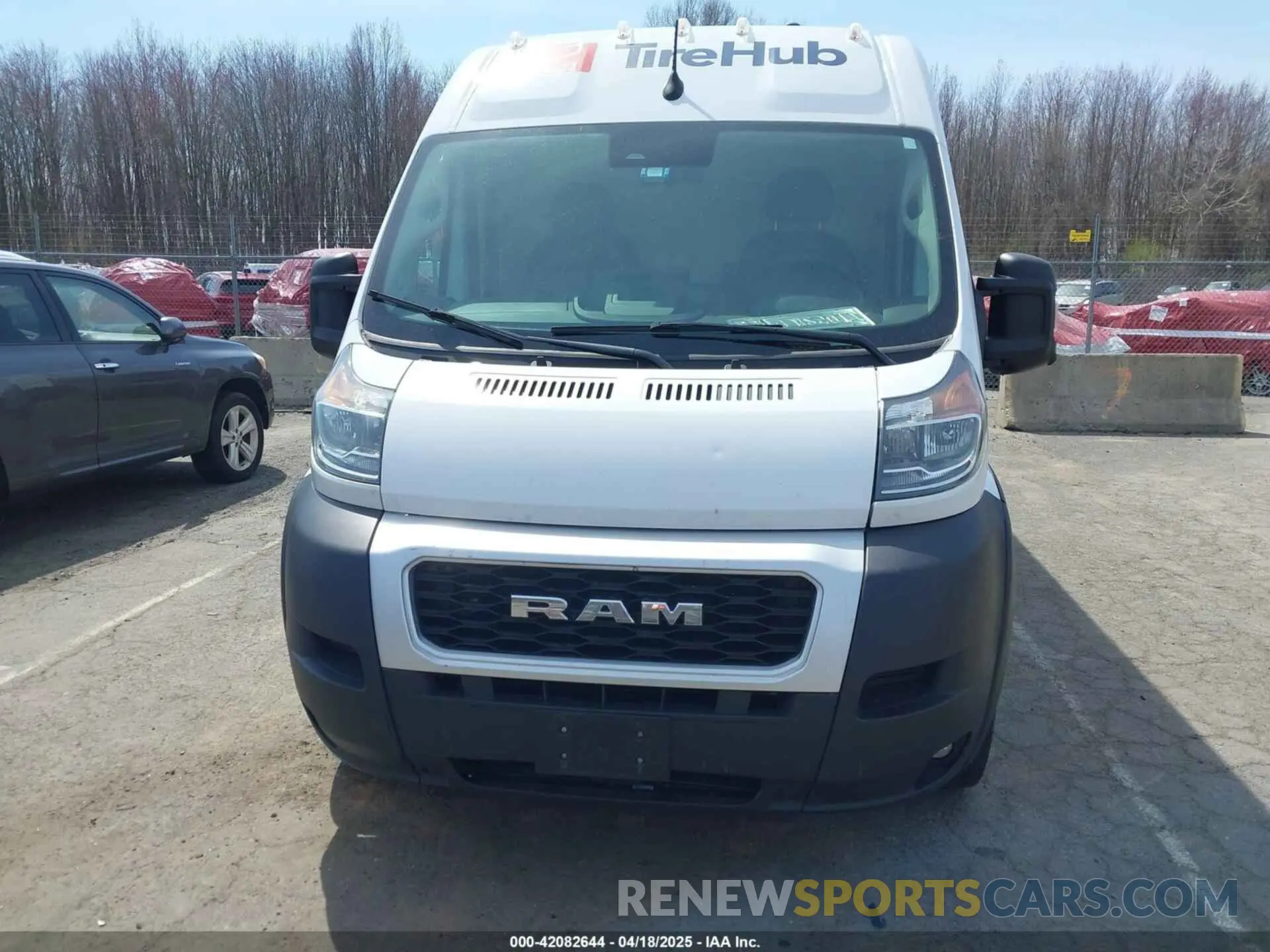 12 Photograph of a damaged car 3C6MRVJG4NE111866 RAM PROMASTER 3500 2022