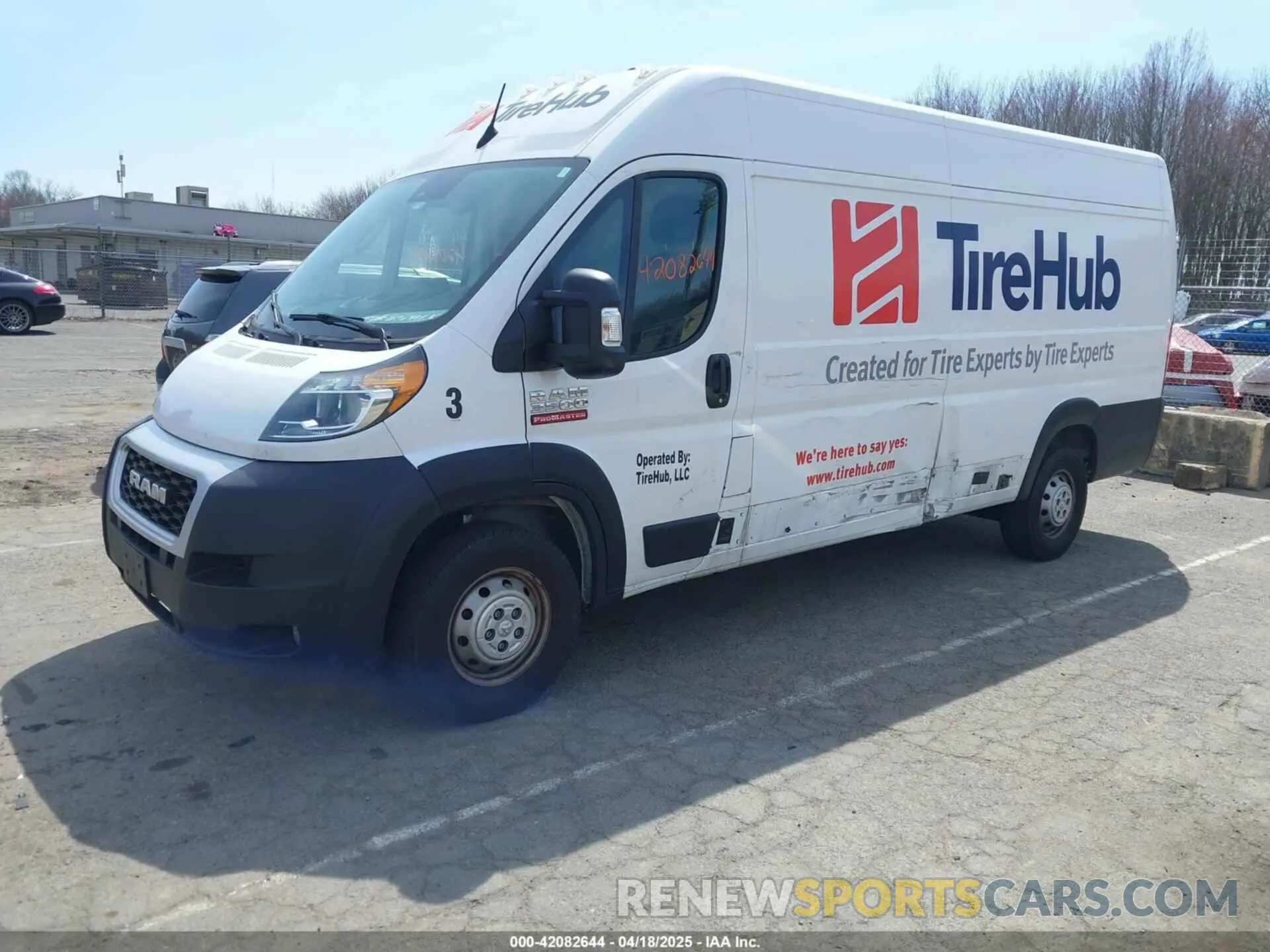2 Photograph of a damaged car 3C6MRVJG4NE111866 RAM PROMASTER 3500 2022