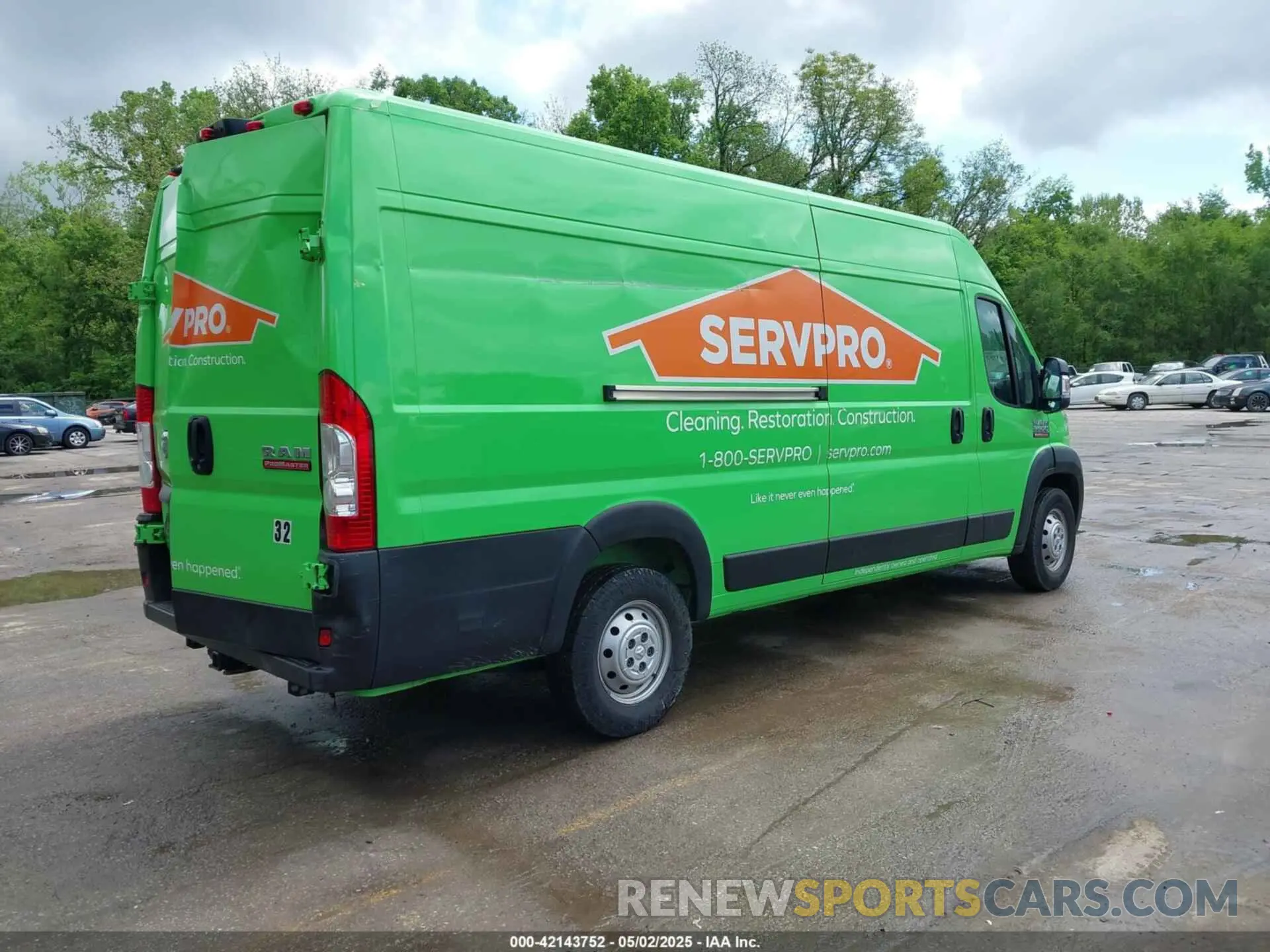 4 Photograph of a damaged car 3C6MRVJG5NE114565 RAM PROMASTER 3500 2022