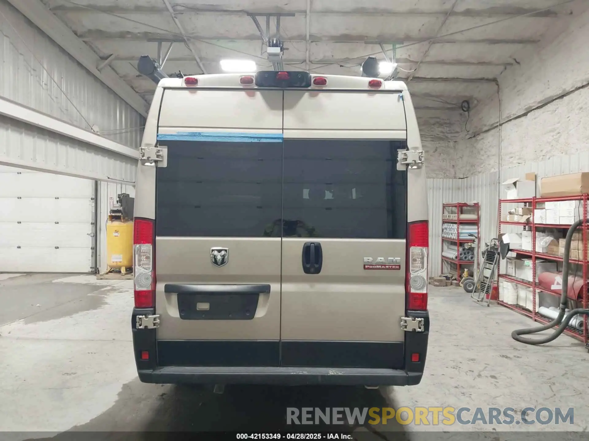 16 Photograph of a damaged car 3C6MRVJG8NE117900 RAM PROMASTER 3500 2022