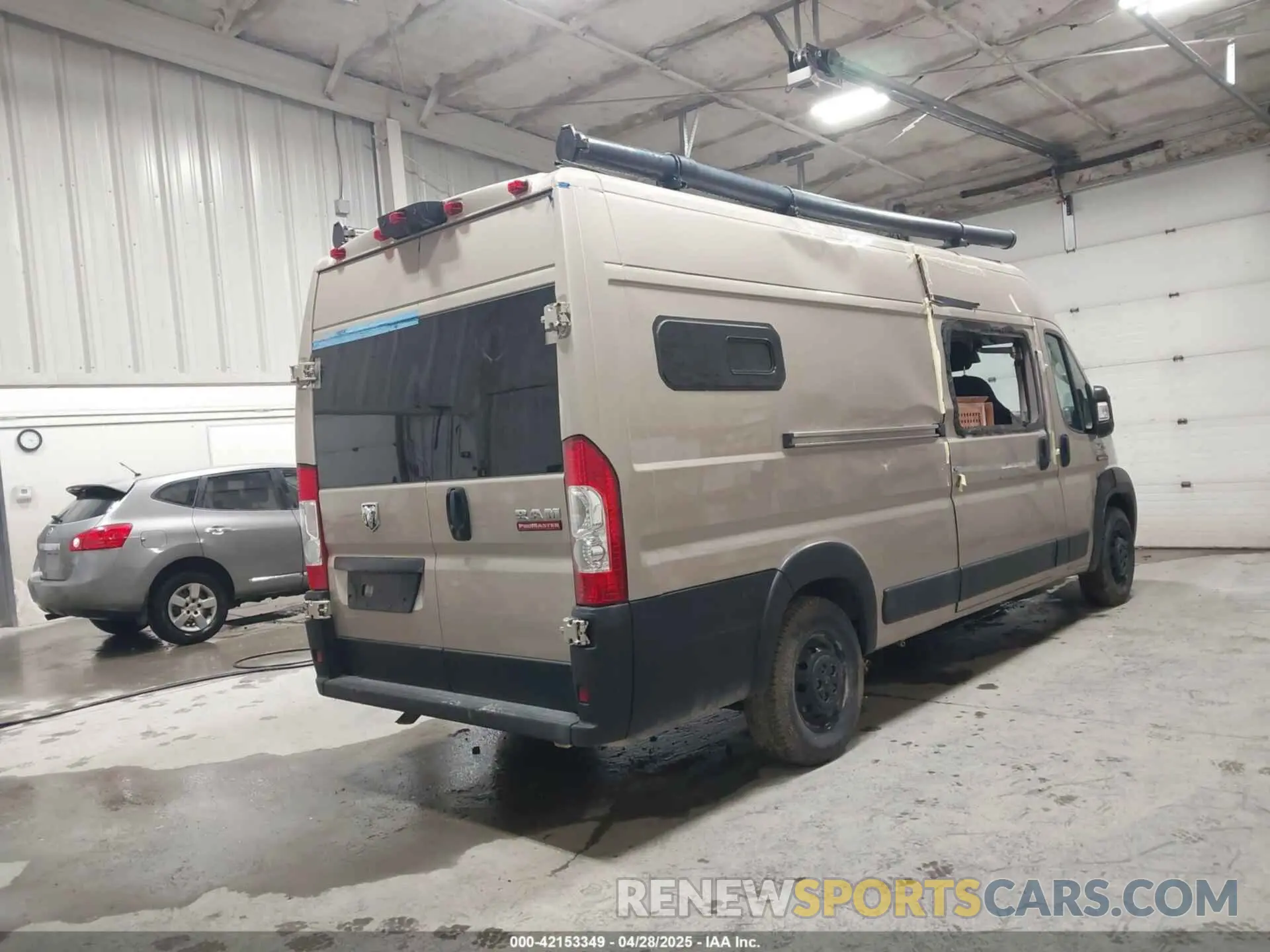 4 Photograph of a damaged car 3C6MRVJG8NE117900 RAM PROMASTER 3500 2022