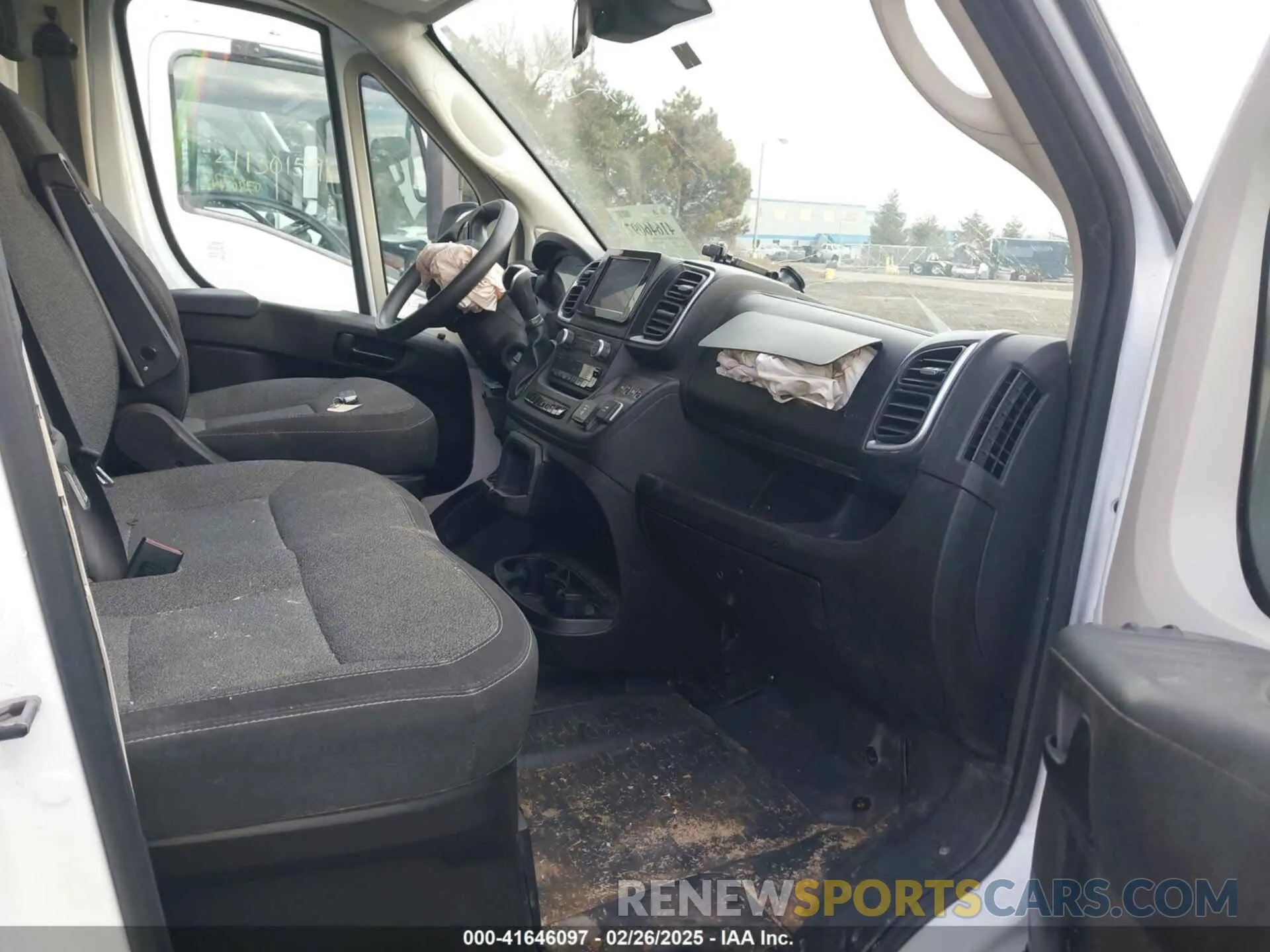 5 Photograph of a damaged car 3C6MRVJG9NE121583 RAM PROMASTER 3500 2022