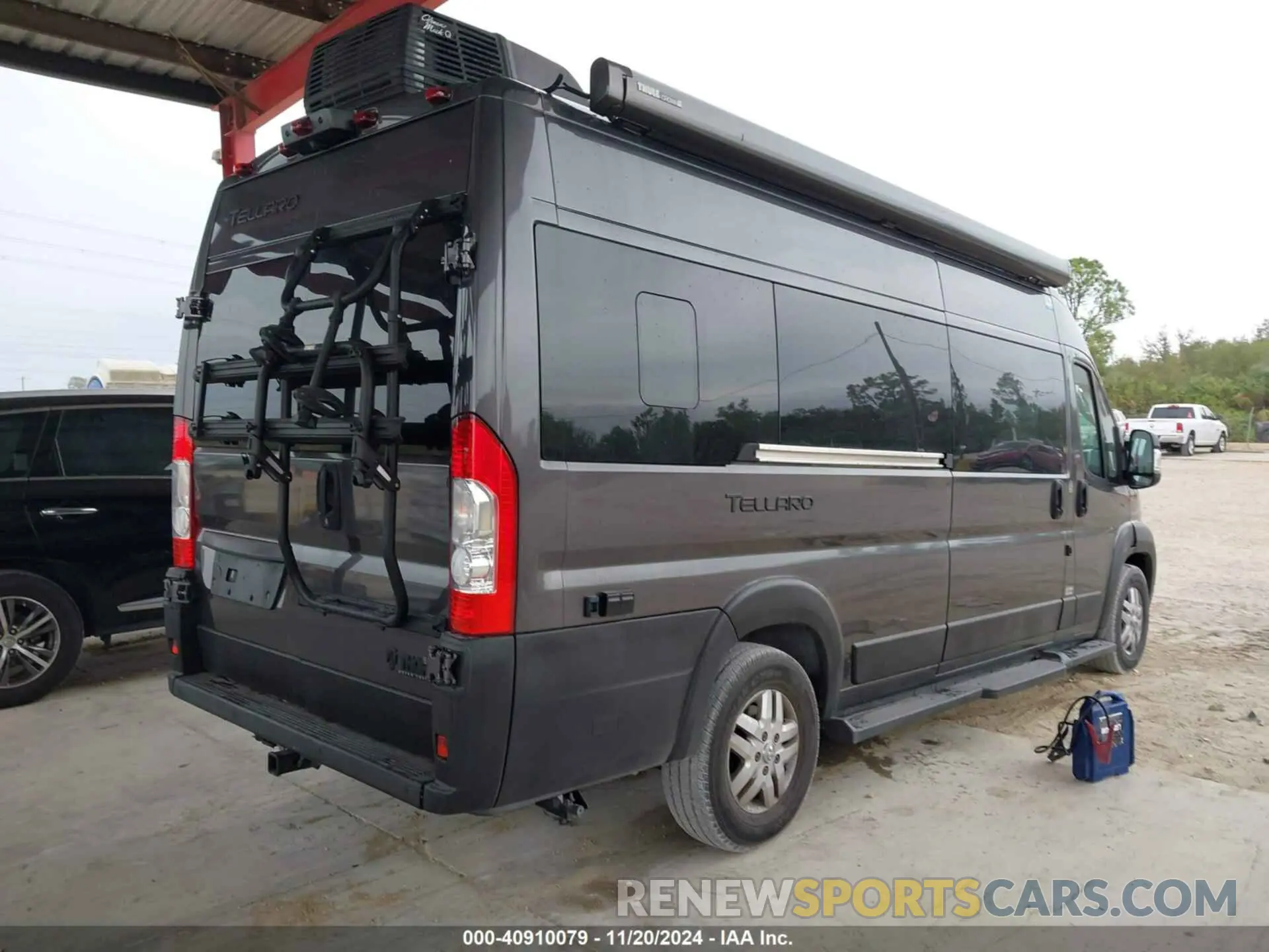4 Photograph of a damaged car 3C6MRVUG2NE101722 RAM PROMASTER 3500 2022