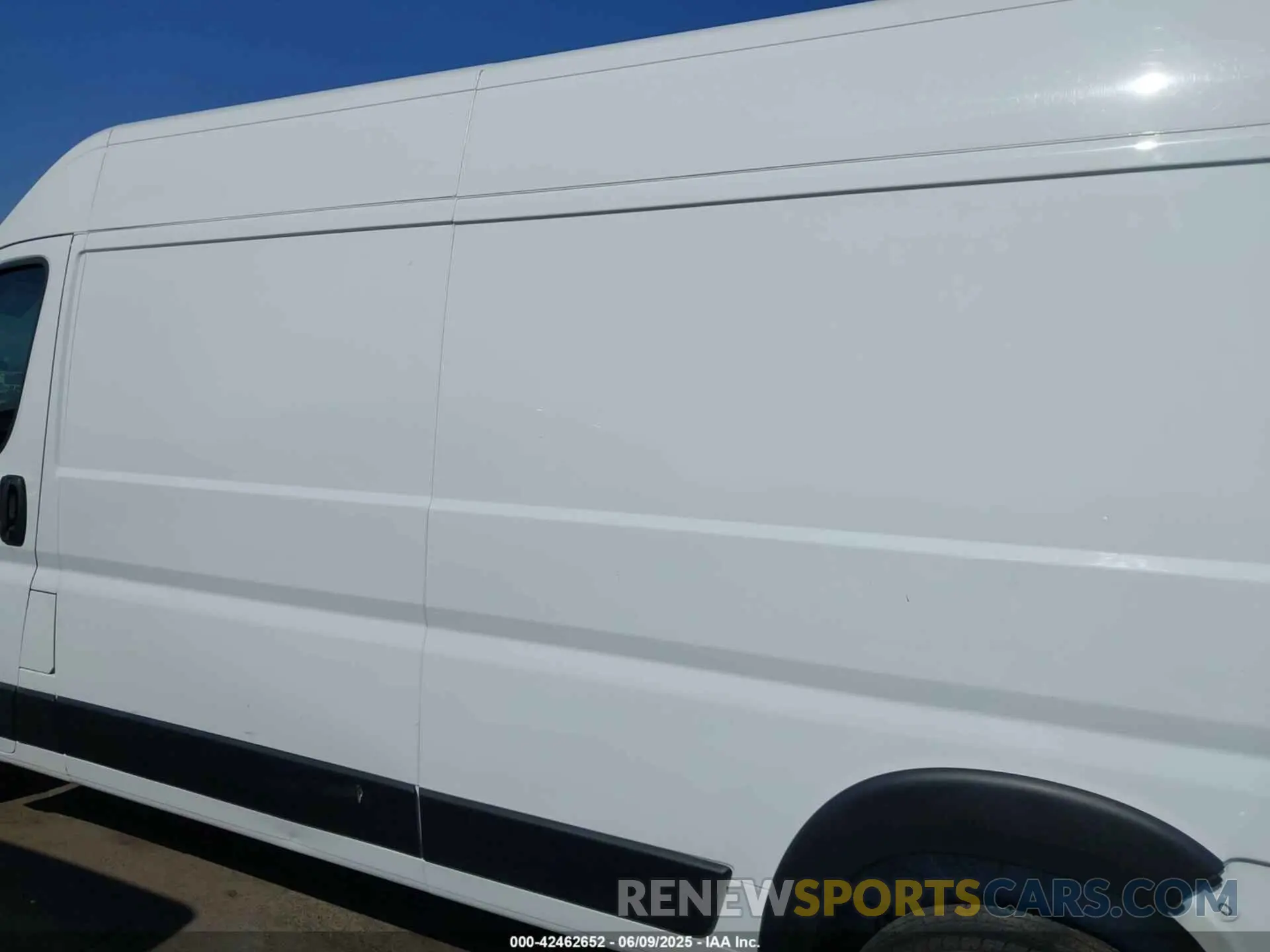 15 Photograph of a damaged car 3C6MRVHG6PE509153 RAM PROMASTER 3500 2023