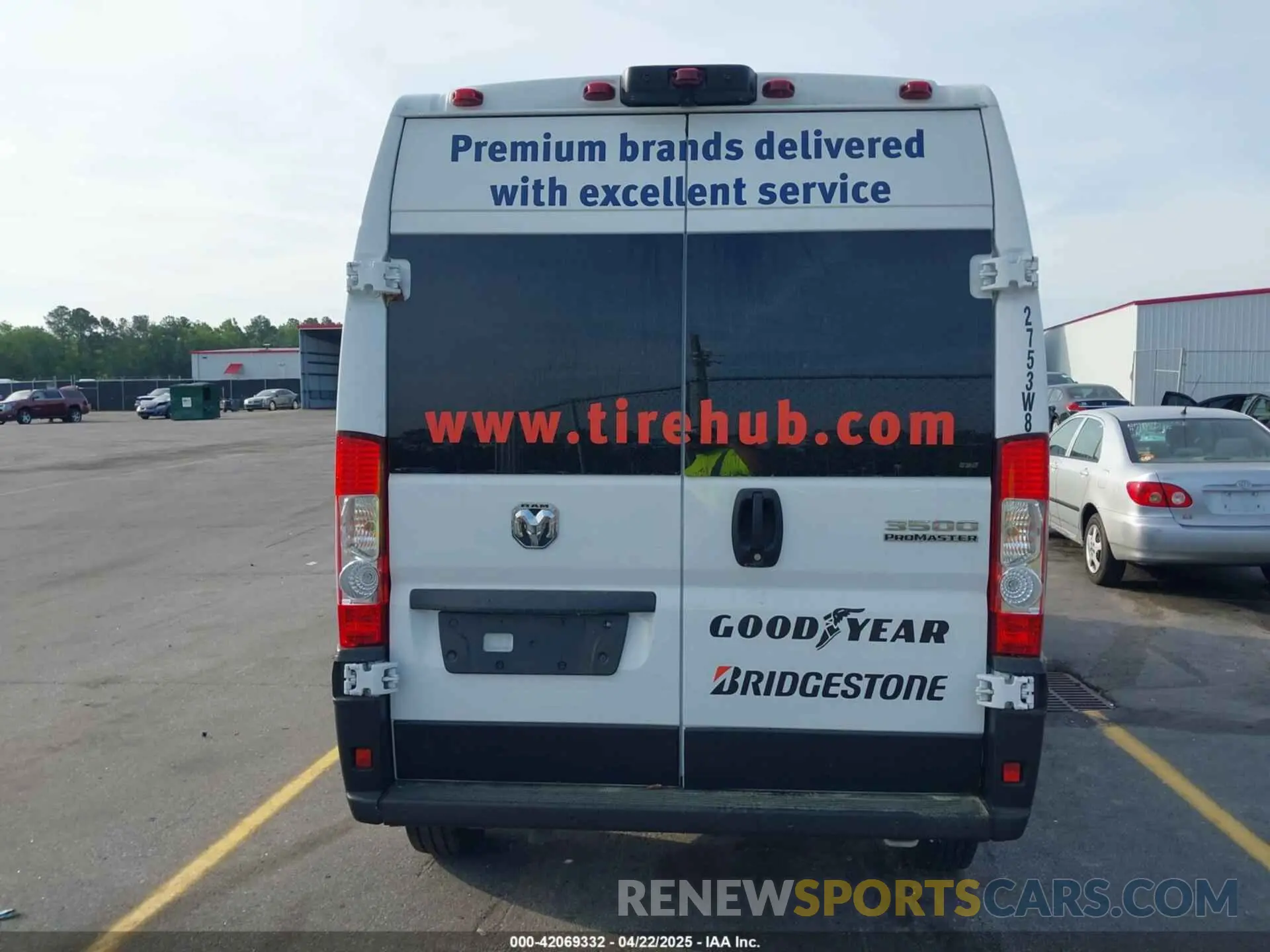 17 Photograph of a damaged car 3C6MRVHG7PE509176 RAM PROMASTER 3500 2023