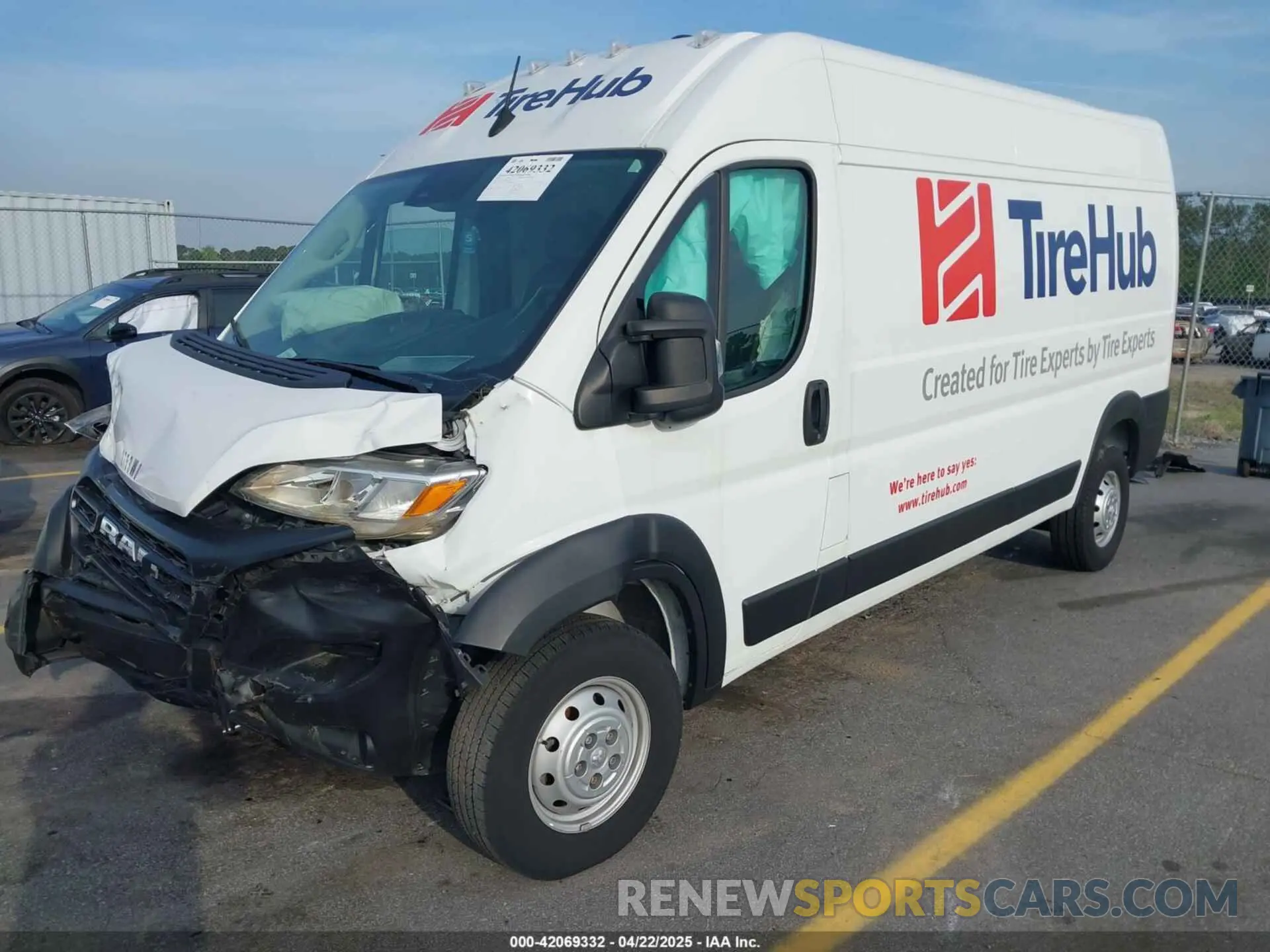 2 Photograph of a damaged car 3C6MRVHG7PE509176 RAM PROMASTER 3500 2023