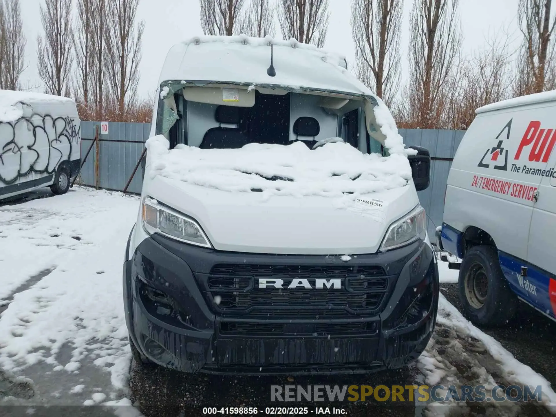 12 Photograph of a damaged car 3C6MRVHG8PE592665 RAM PROMASTER 3500 2023