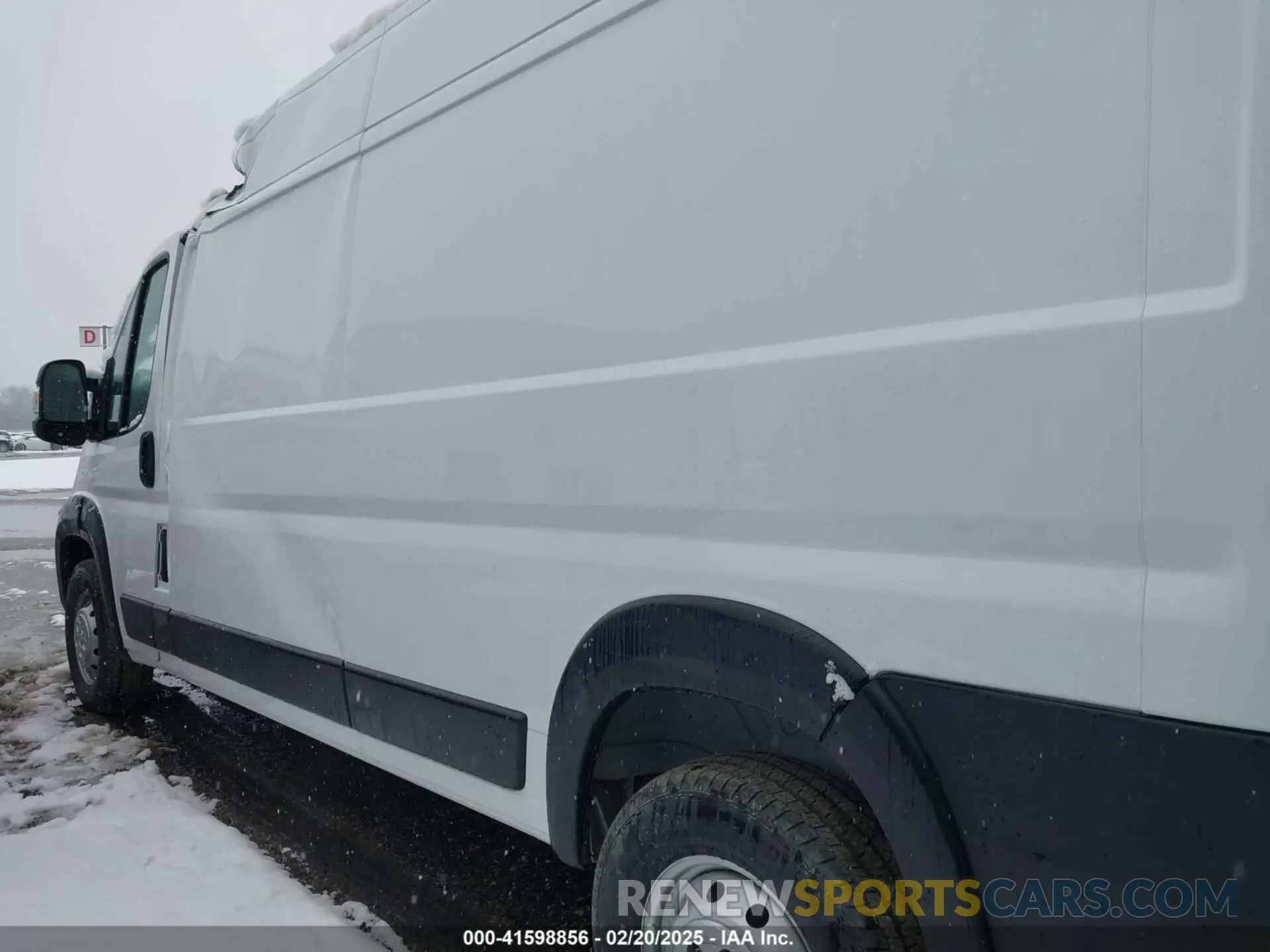 14 Photograph of a damaged car 3C6MRVHG8PE592665 RAM PROMASTER 3500 2023