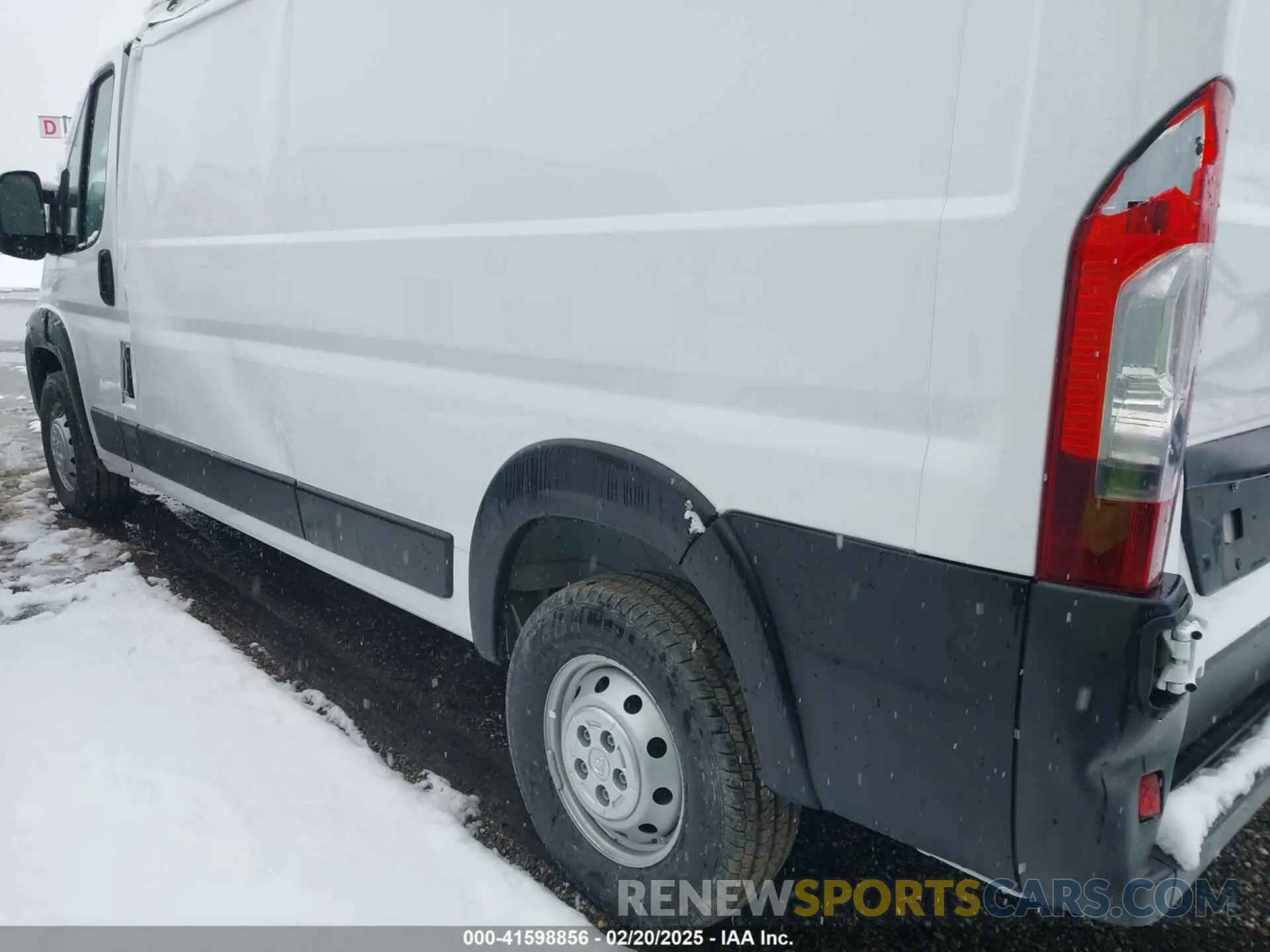 3 Photograph of a damaged car 3C6MRVHG8PE592665 RAM PROMASTER 3500 2023
