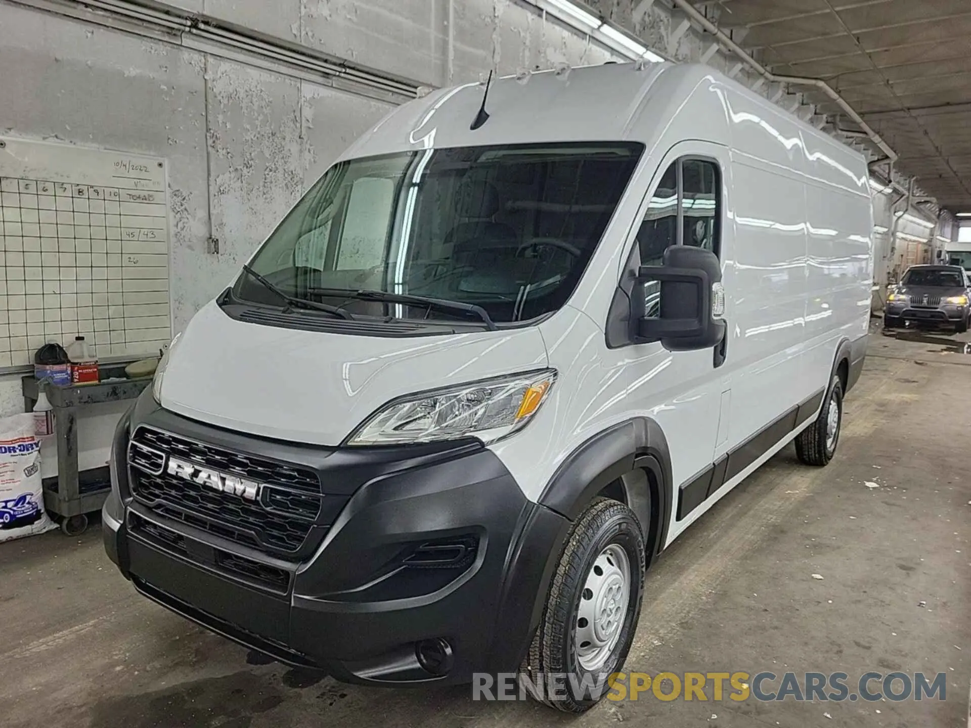 18 Photograph of a damaged car 3C6MRVJG1PE506848 RAM PROMASTER 3500 2023