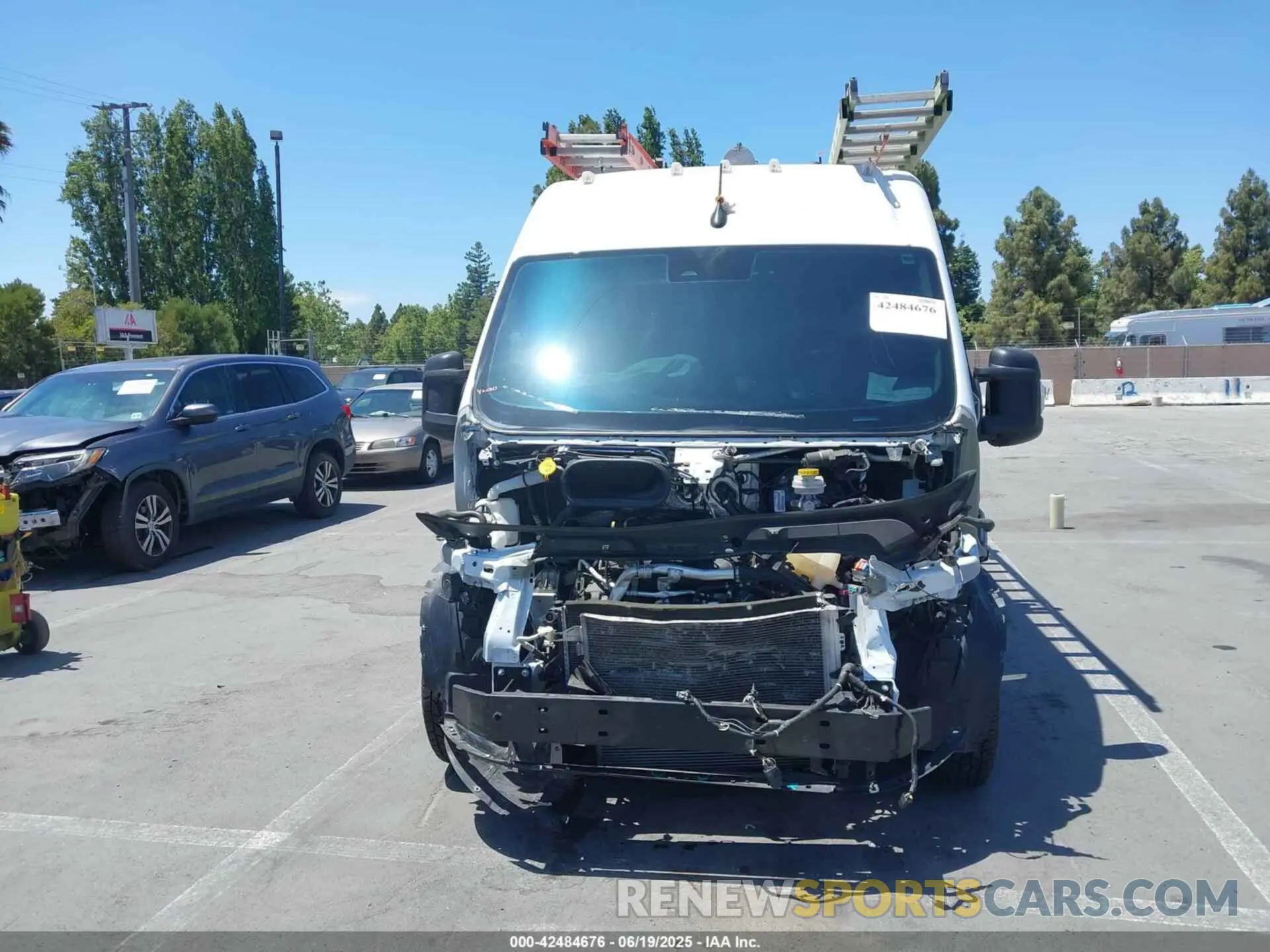 13 Photograph of a damaged car 3C6MRVJG1PE536657 RAM PROMASTER 3500 2023