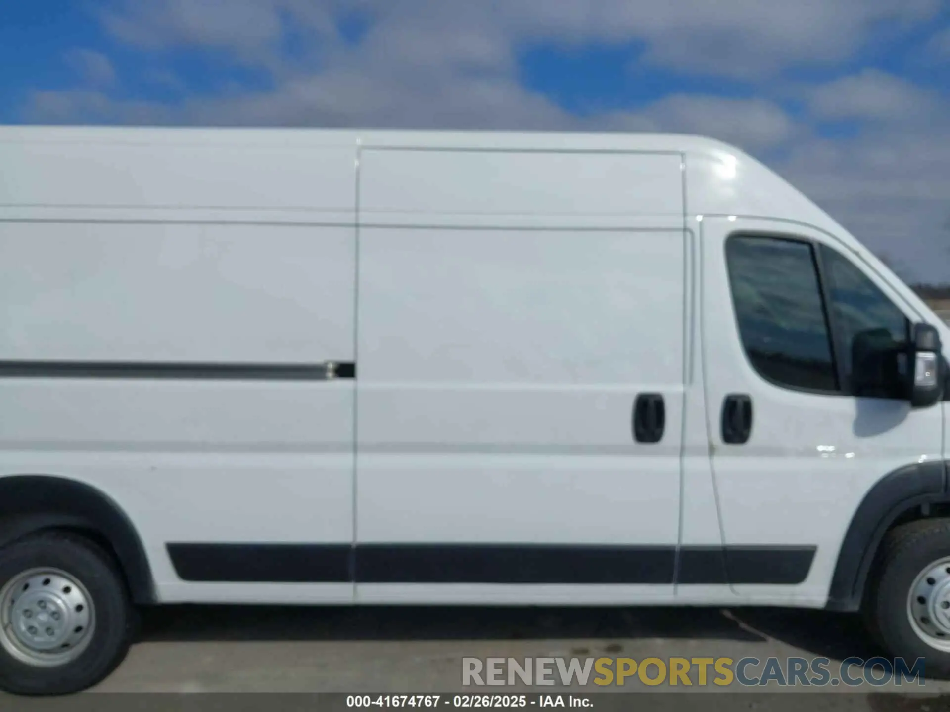 13 Photograph of a damaged car 3C6MRVJG3PE530178 RAM PROMASTER 3500 2023