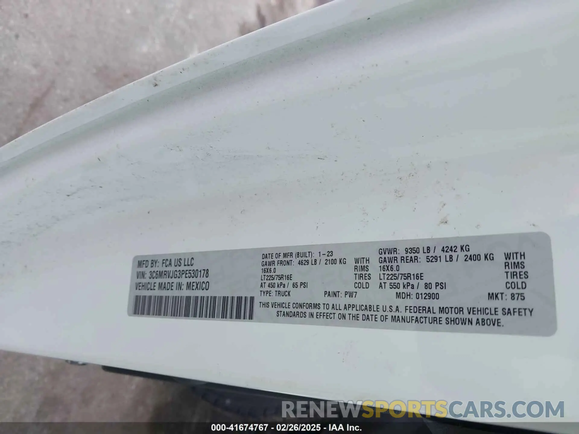 9 Photograph of a damaged car 3C6MRVJG3PE530178 RAM PROMASTER 3500 2023