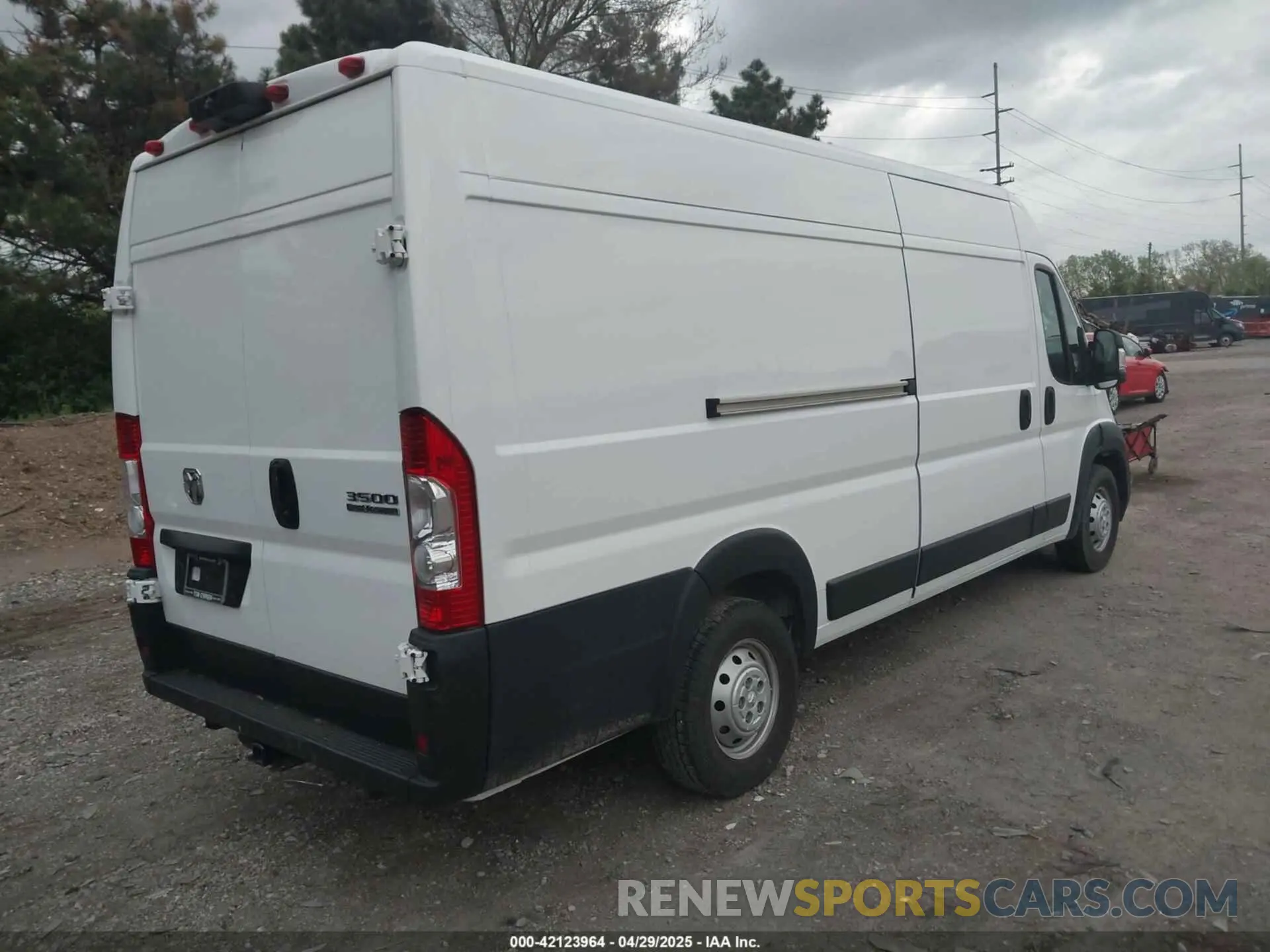 4 Photograph of a damaged car 3C6MRVJG4PE530092 RAM PROMASTER 3500 2023