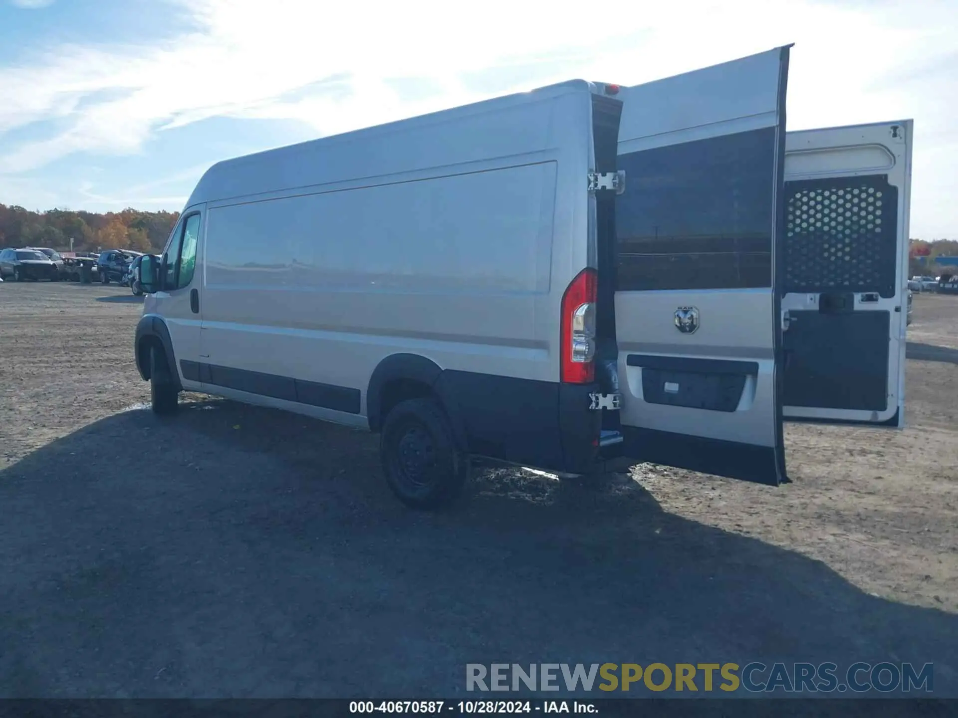 3 Photograph of a damaged car 3C6MRVJG5PE501250 RAM PROMASTER 3500 2023