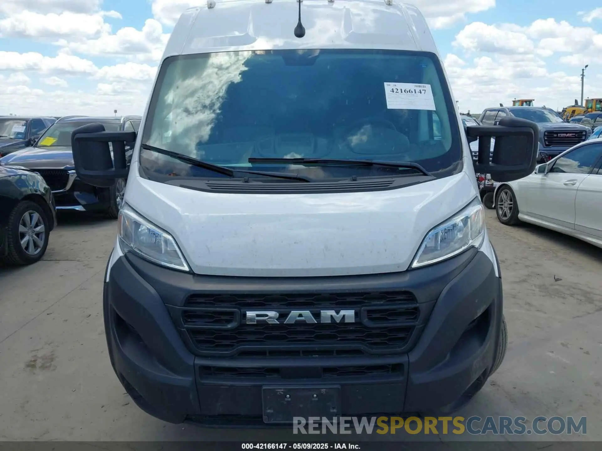 12 Photograph of a damaged car 3C6MRVJG5PE521224 RAM PROMASTER 3500 2023