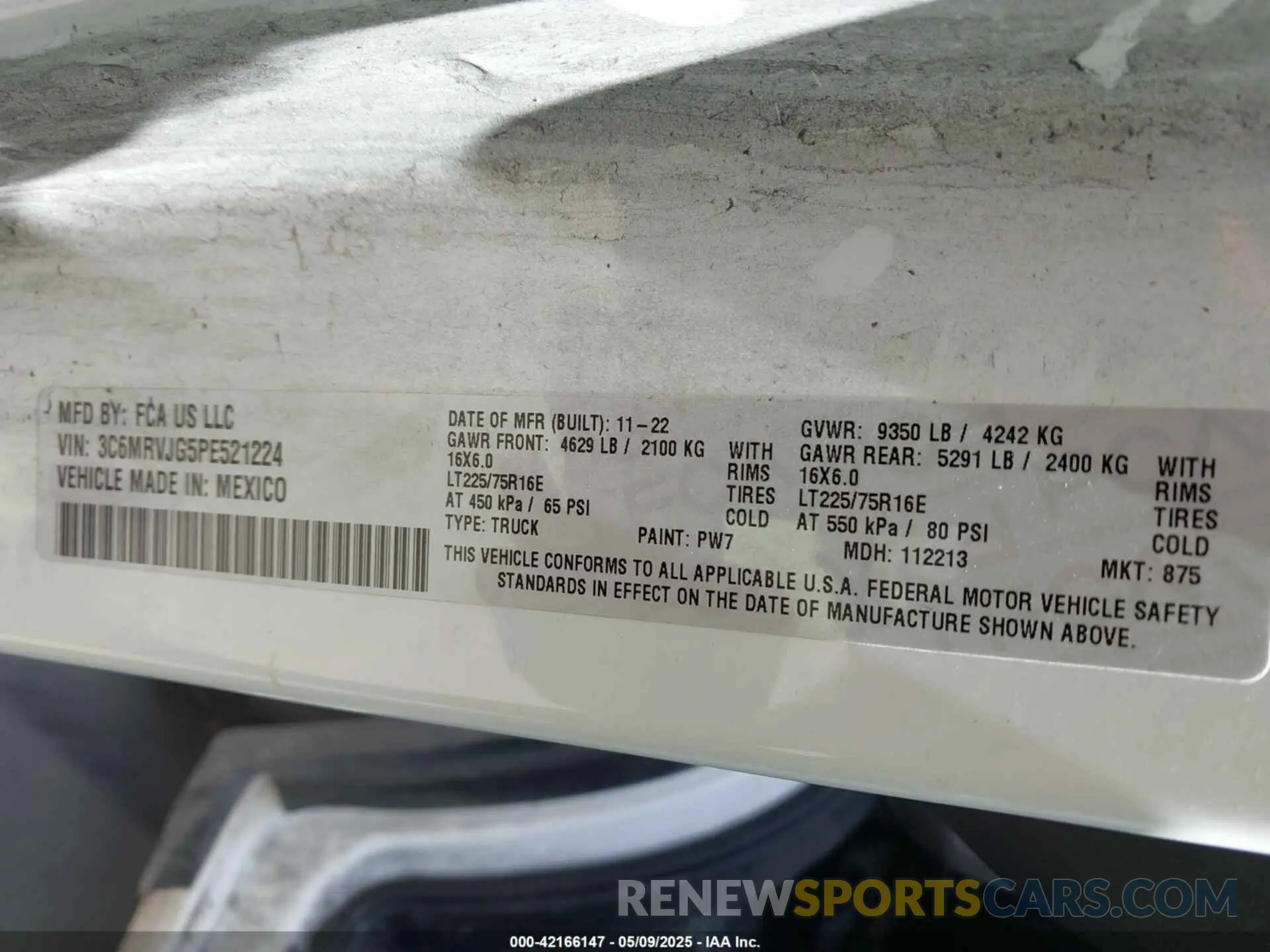 9 Photograph of a damaged car 3C6MRVJG5PE521224 RAM PROMASTER 3500 2023