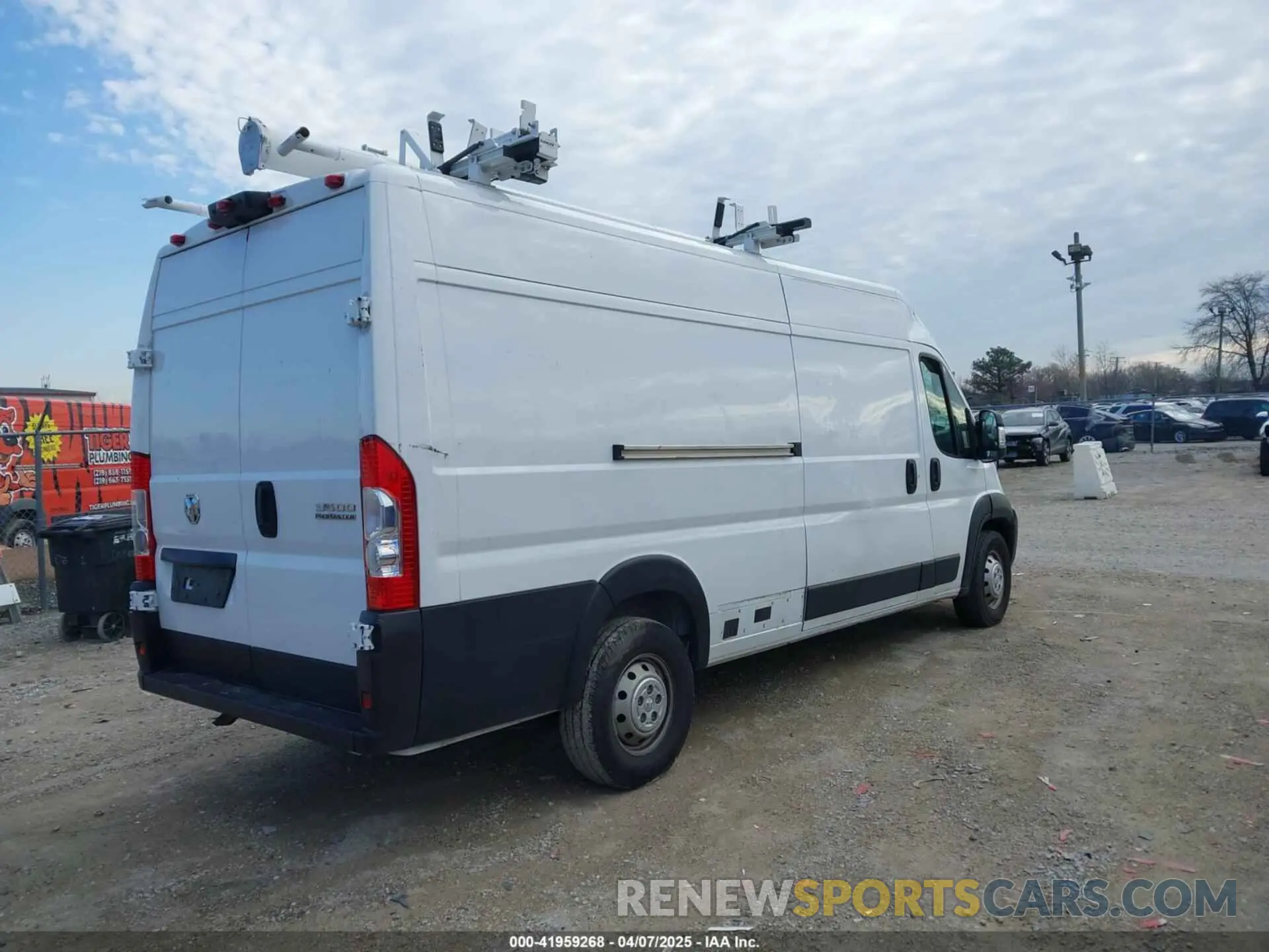 4 Photograph of a damaged car 3C6MRVJG5PE566227 RAM PROMASTER 3500 2023