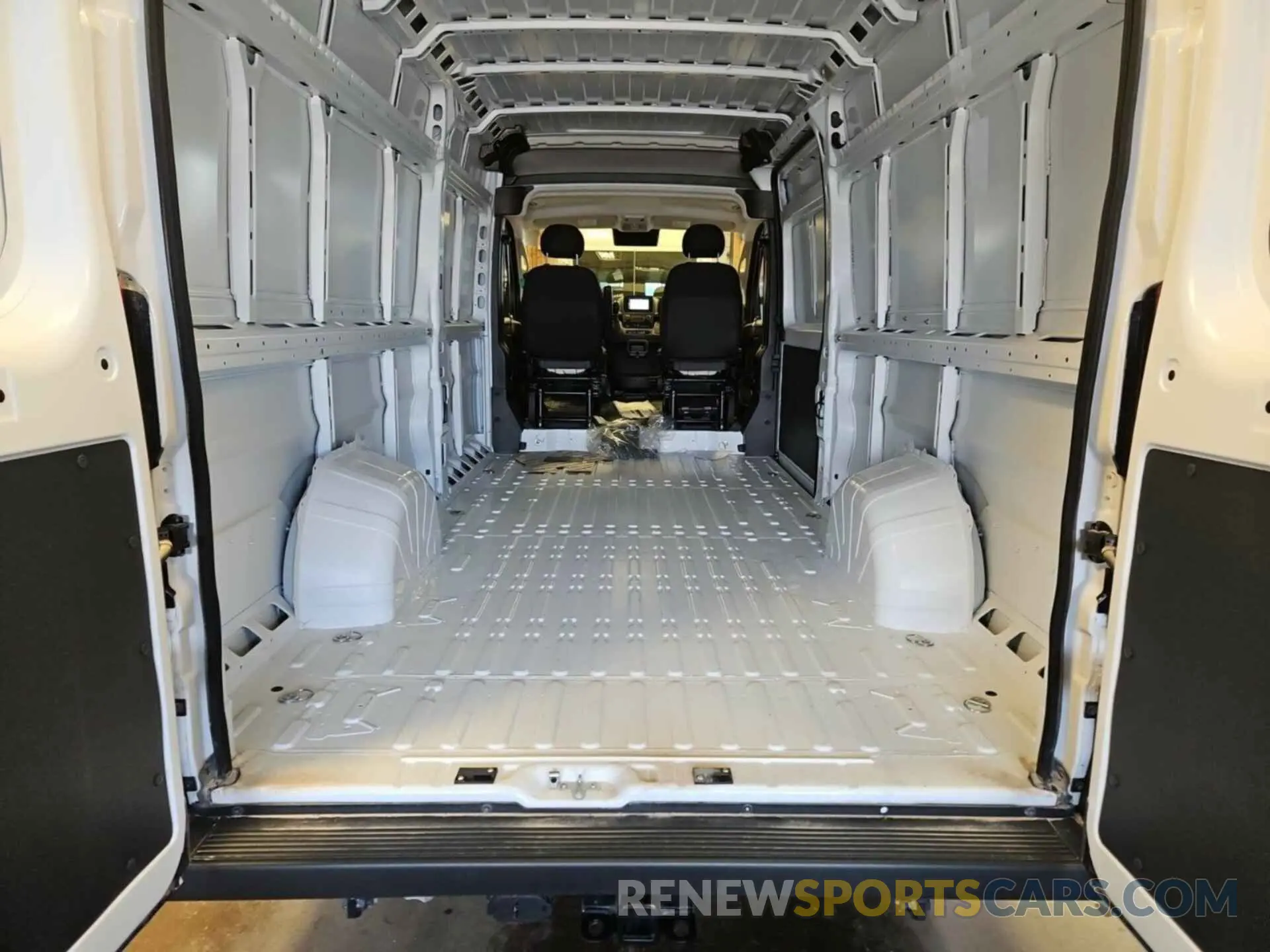 1 Photograph of a damaged car 3C6MRVJG7PE506904 RAM PROMASTER 3500 2023