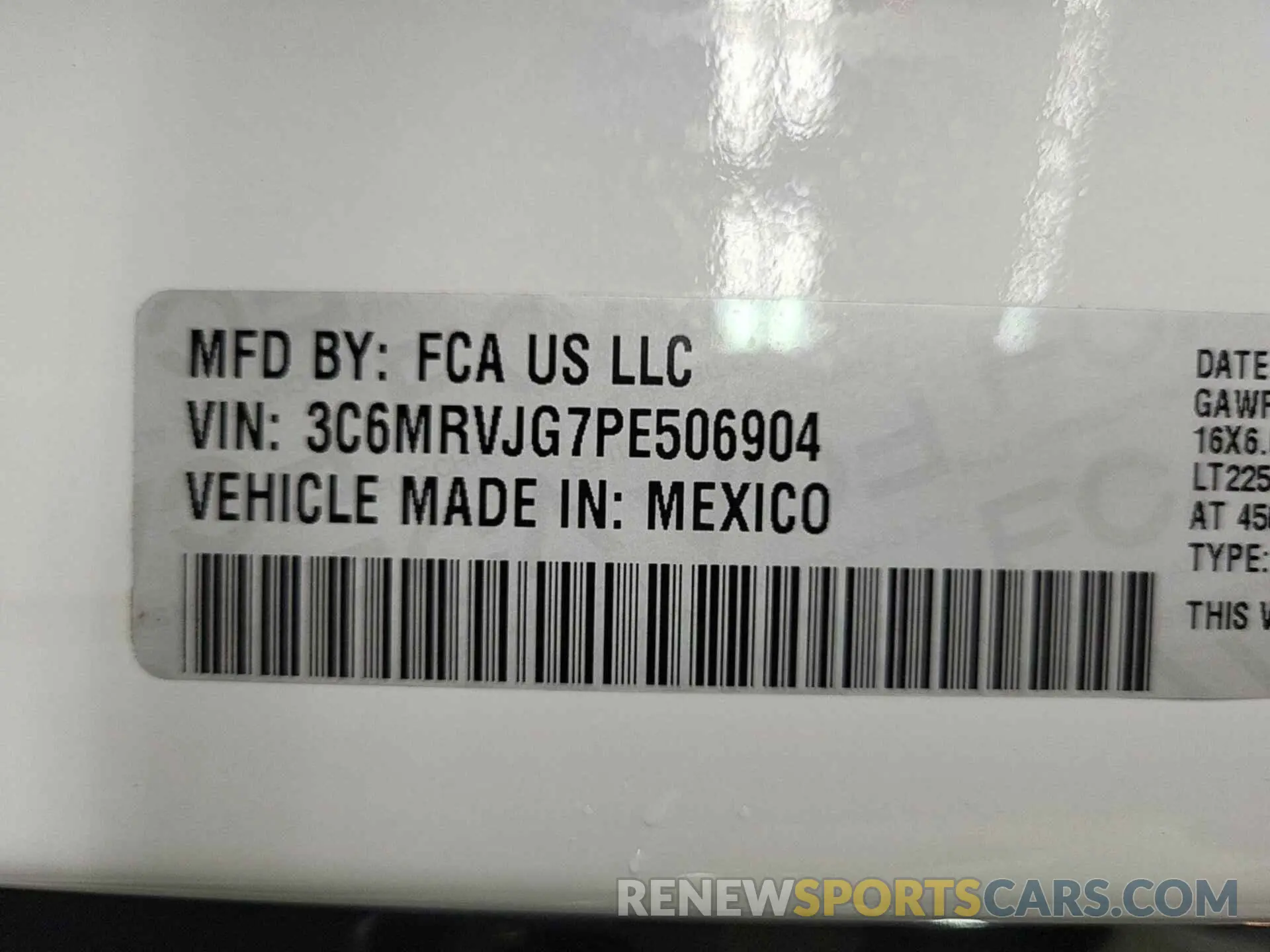 18 Photograph of a damaged car 3C6MRVJG7PE506904 RAM PROMASTER 3500 2023