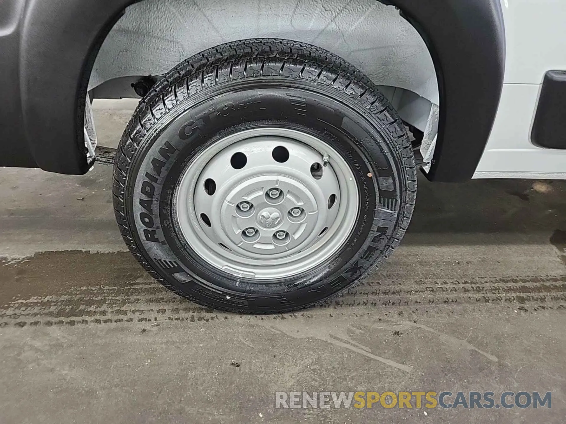 19 Photograph of a damaged car 3C6MRVJG7PE506904 RAM PROMASTER 3500 2023