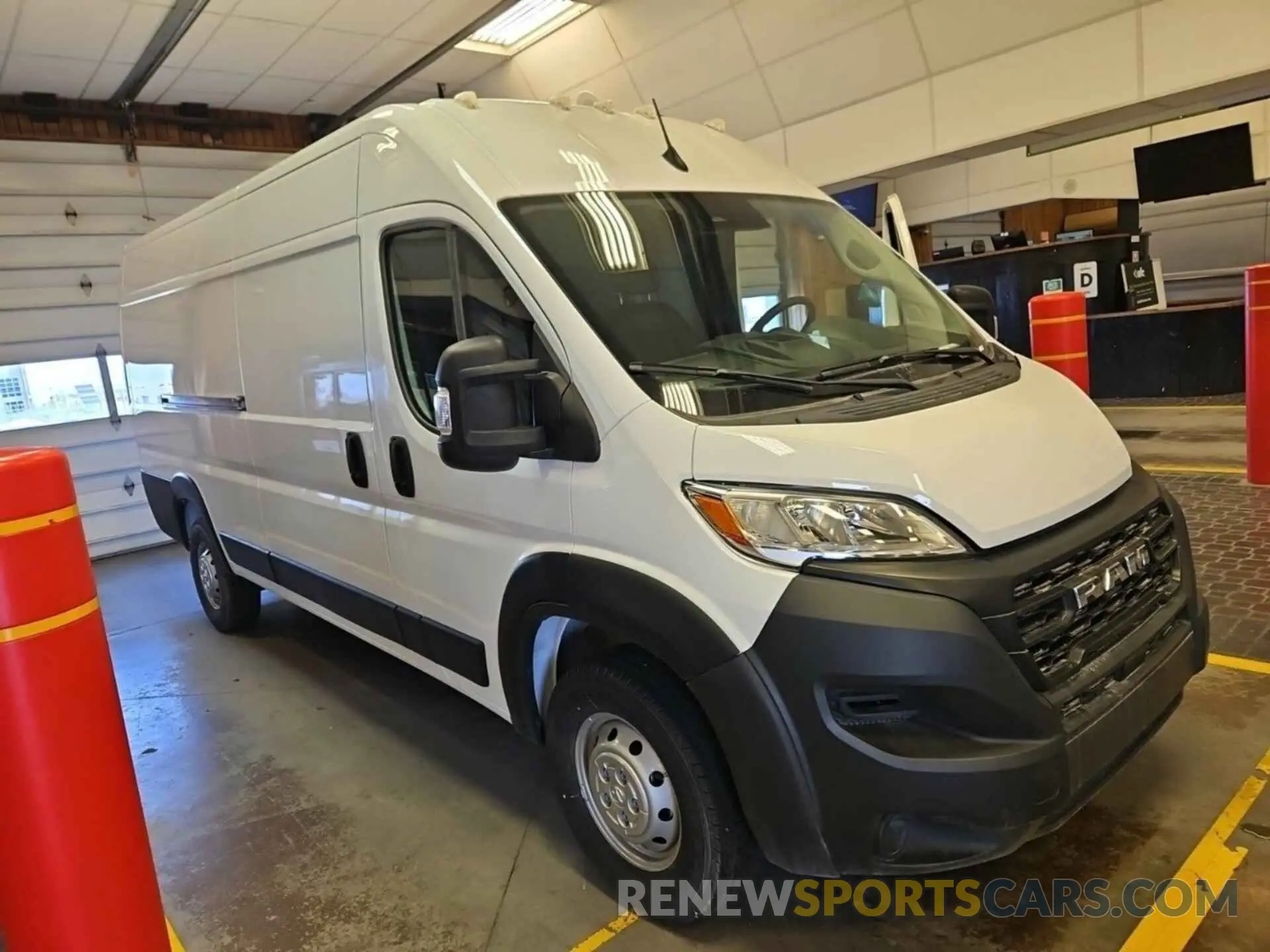 20 Photograph of a damaged car 3C6MRVJG7PE506904 RAM PROMASTER 3500 2023