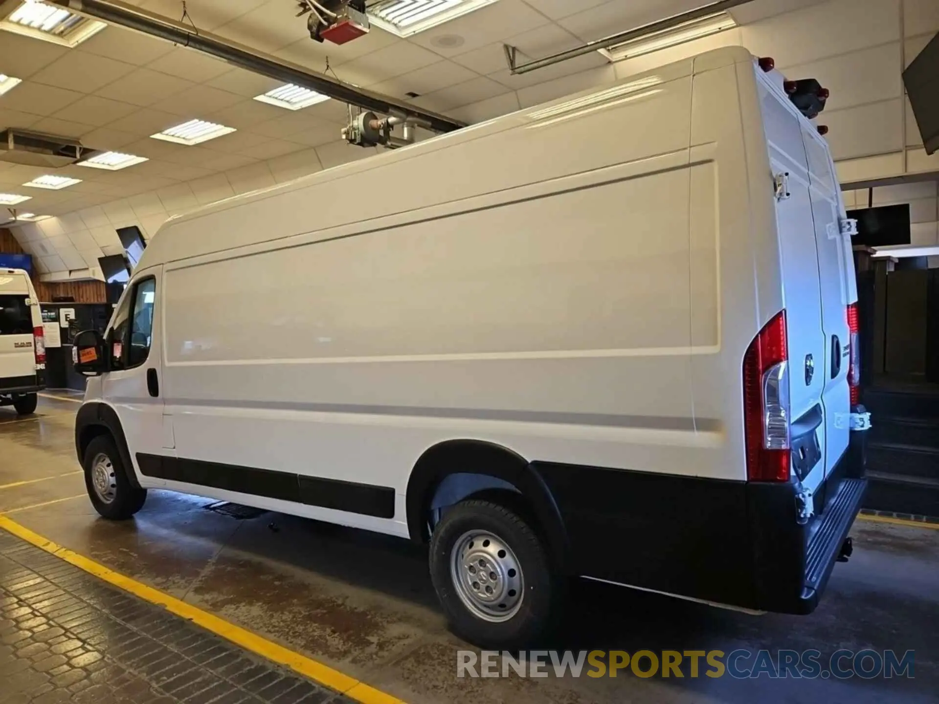 24 Photograph of a damaged car 3C6MRVJG7PE506904 RAM PROMASTER 3500 2023