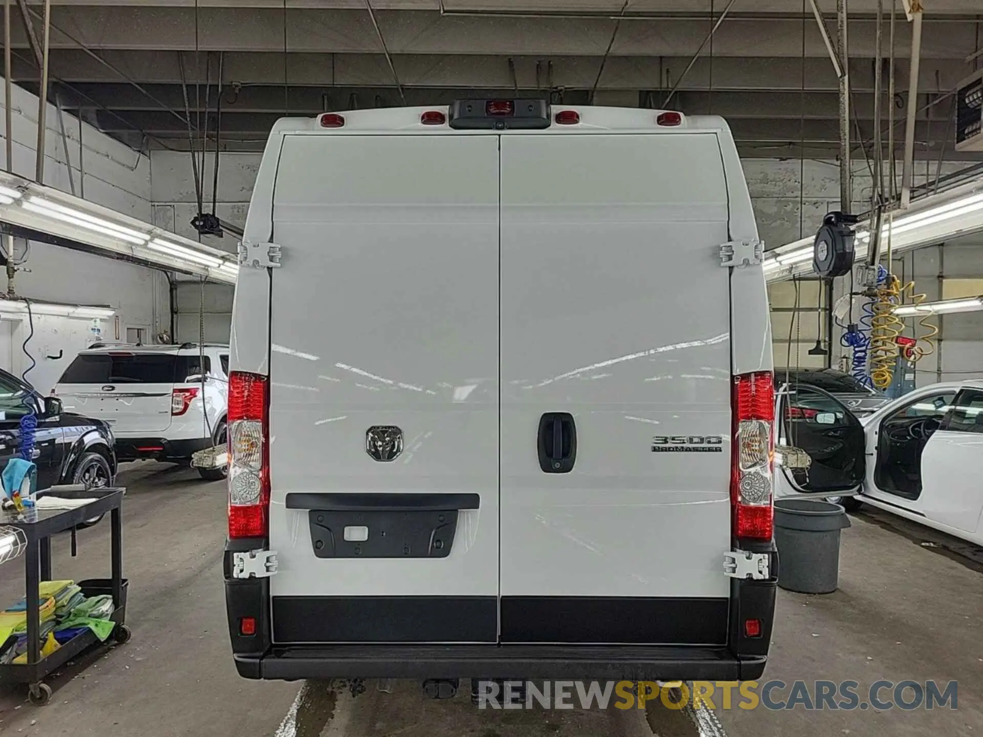 35 Photograph of a damaged car 3C6MRVJG7PE506904 RAM PROMASTER 3500 2023