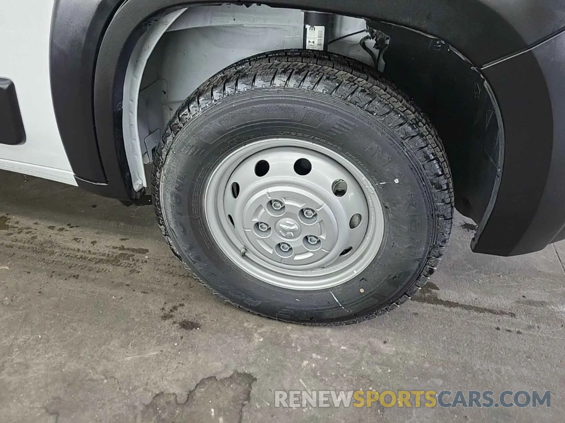 5 Photograph of a damaged car 3C6MRVJG7PE506904 RAM PROMASTER 3500 2023