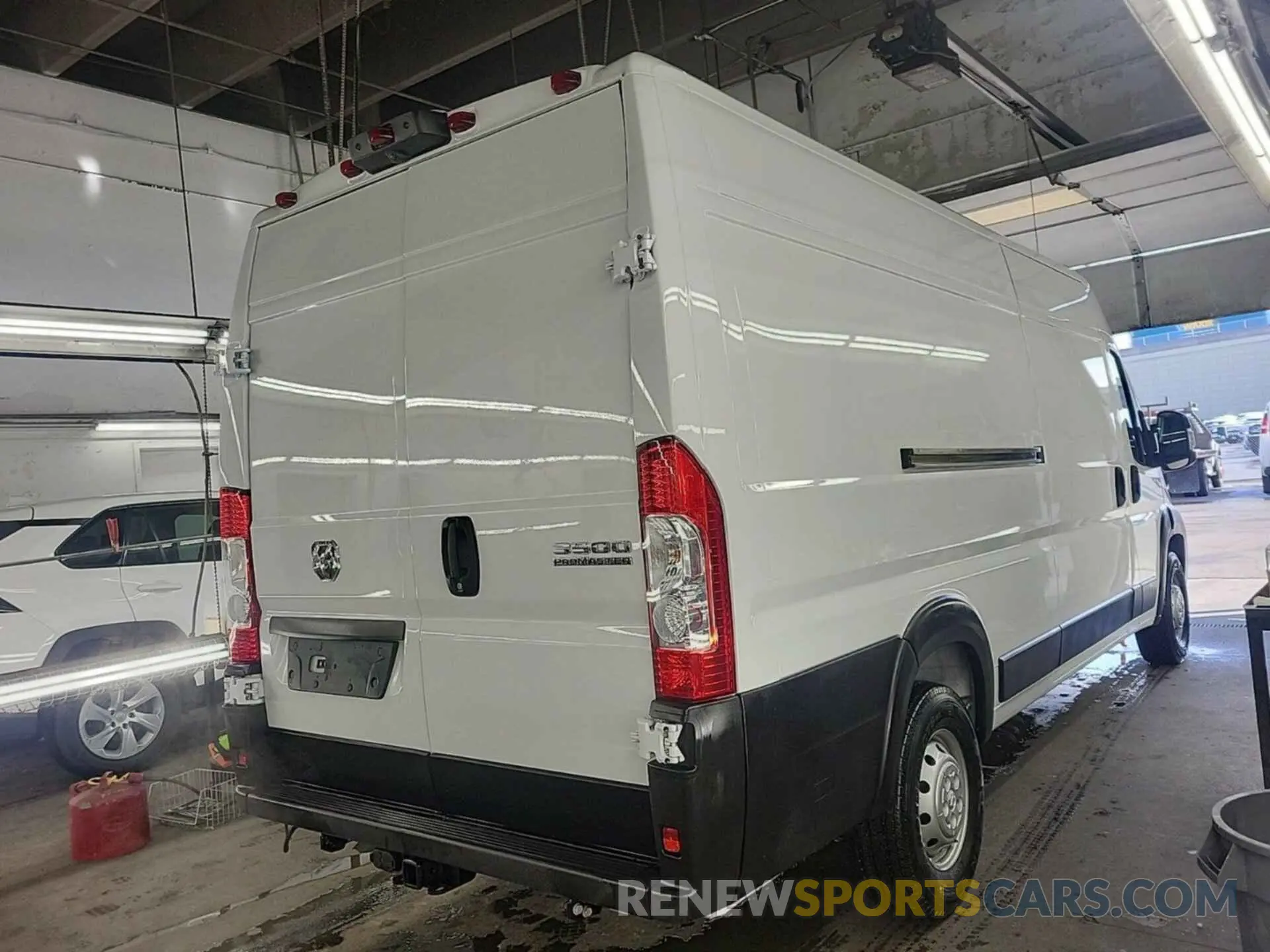 12 Photograph of a damaged car 3C6MRVJG7PE506918 RAM PROMASTER 3500 2023