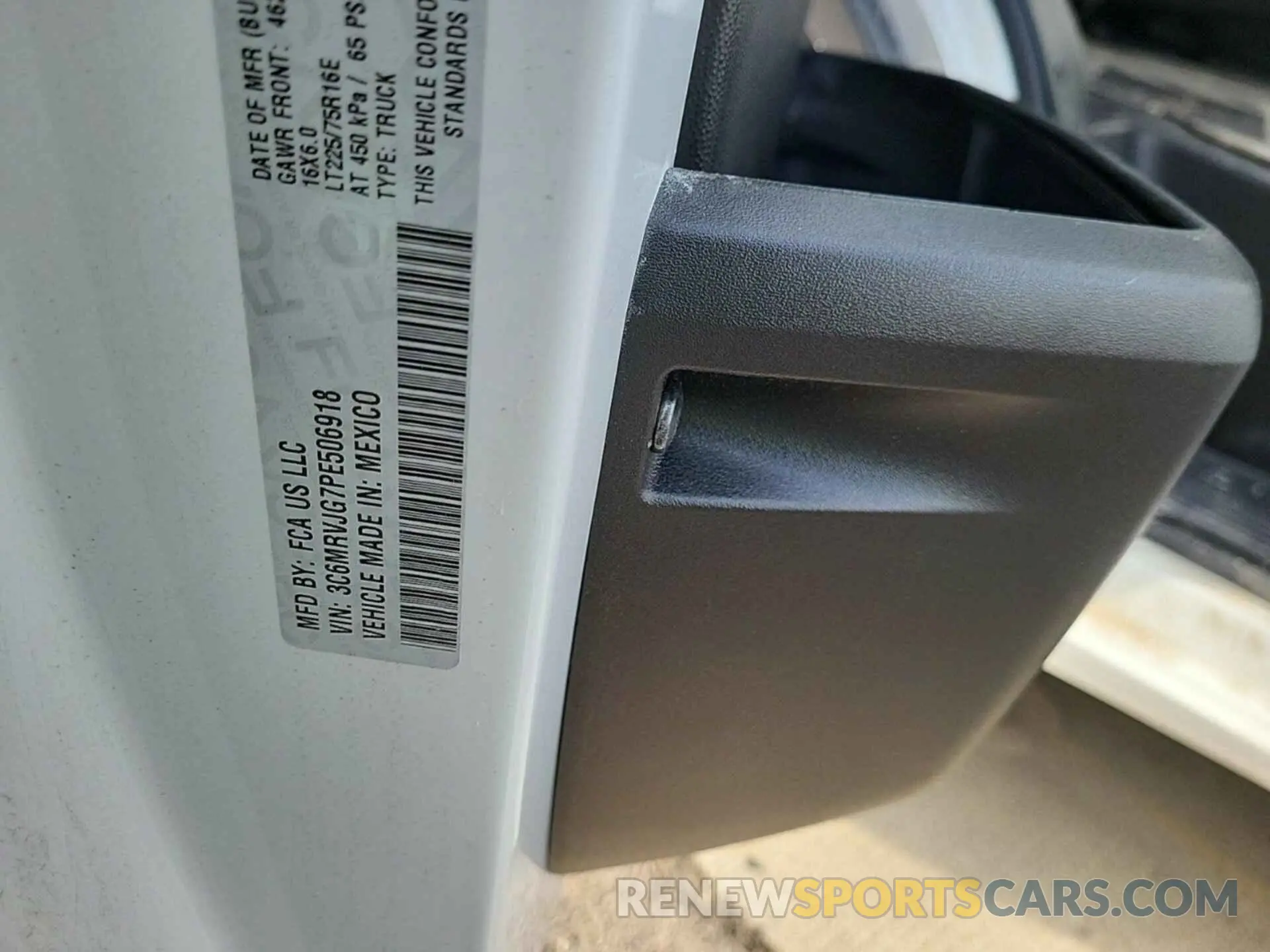 13 Photograph of a damaged car 3C6MRVJG7PE506918 RAM PROMASTER 3500 2023