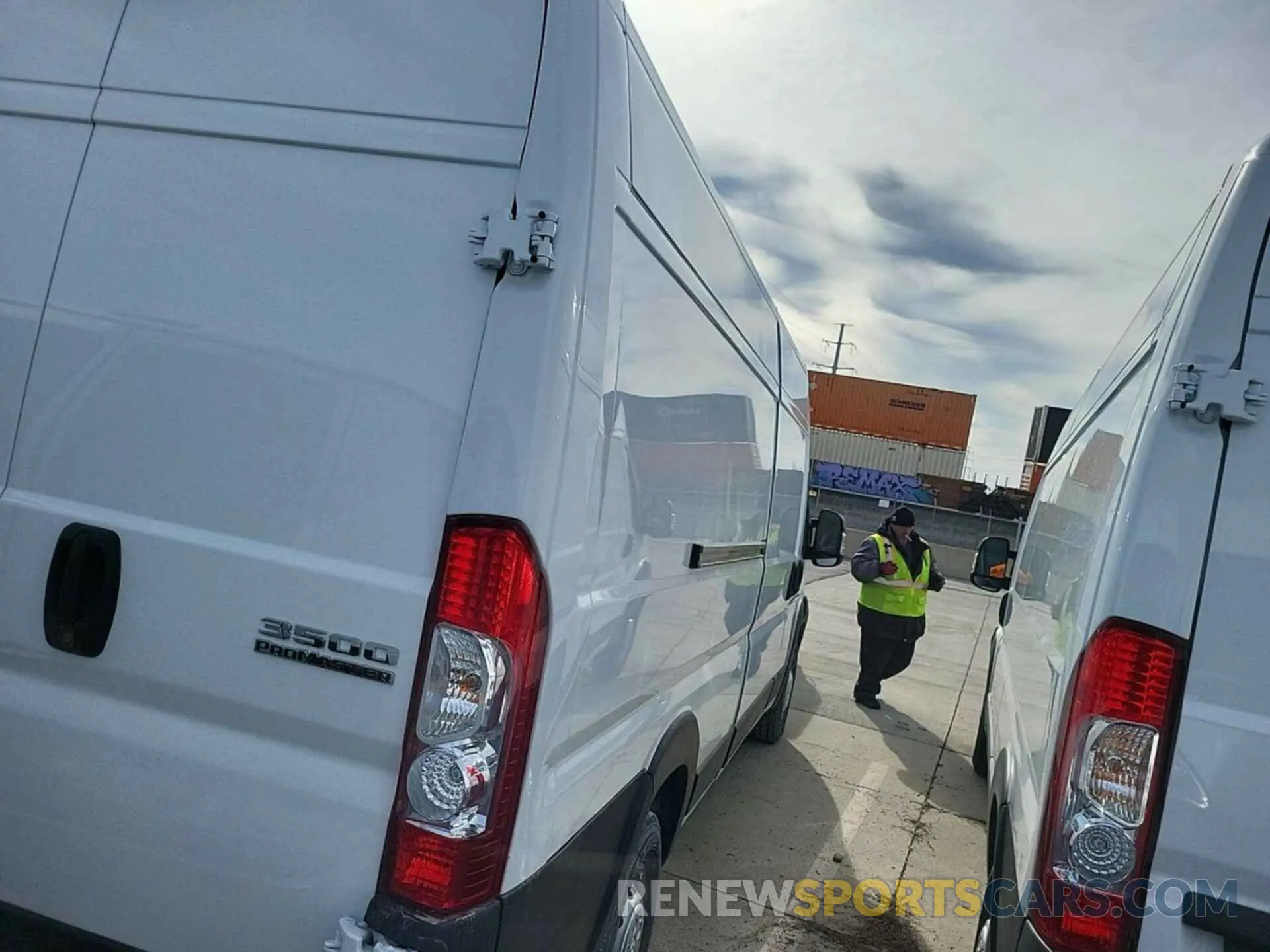 18 Photograph of a damaged car 3C6MRVJG7PE506918 RAM PROMASTER 3500 2023