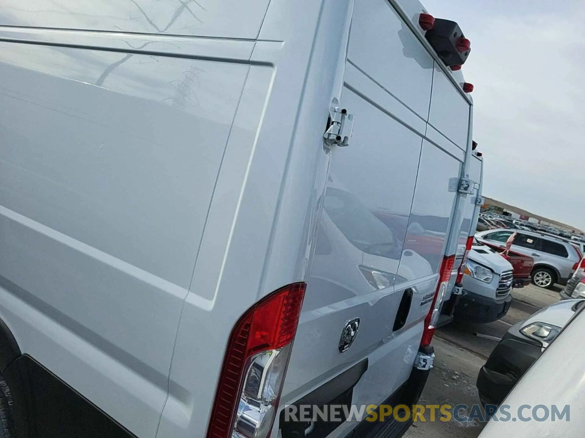 23 Photograph of a damaged car 3C6MRVJG7PE506918 RAM PROMASTER 3500 2023