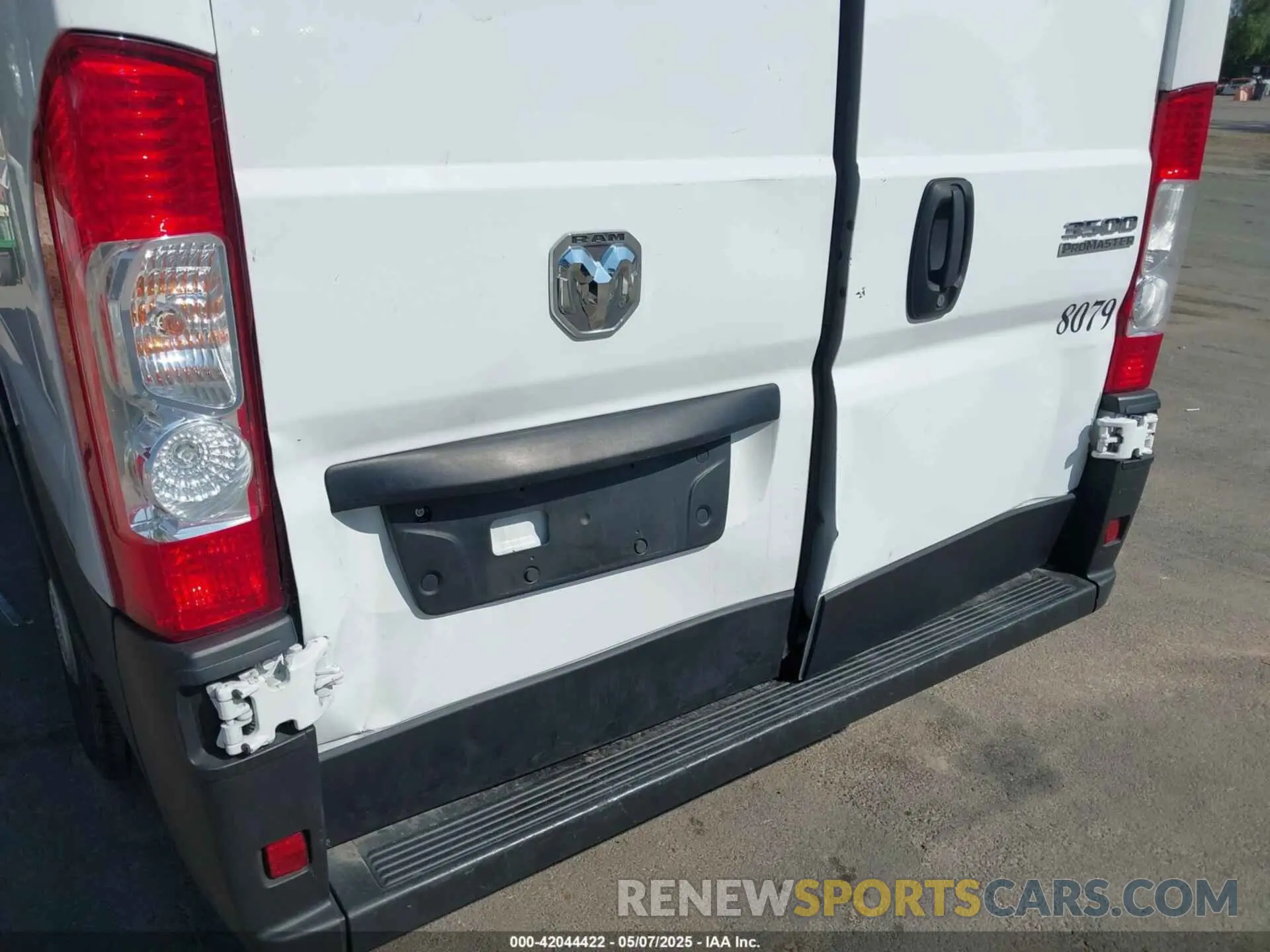 6 Photograph of a damaged car 3C6MRVJG7PE536680 RAM PROMASTER 3500 2023